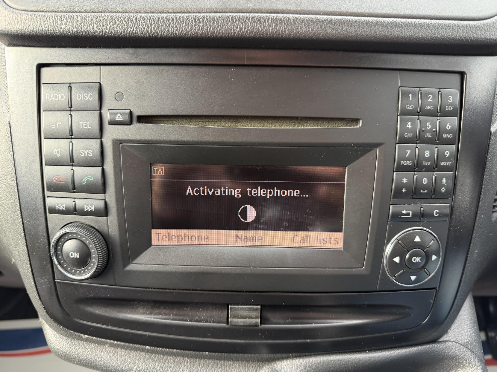 2014 Mercedes-Benz Vito 2.1 113 CDi BlueEFFICIENCY Traveliner Minibus 5dr Diesel Manual L1 (182 g/km, 136 bhp) - Thumbnail 21