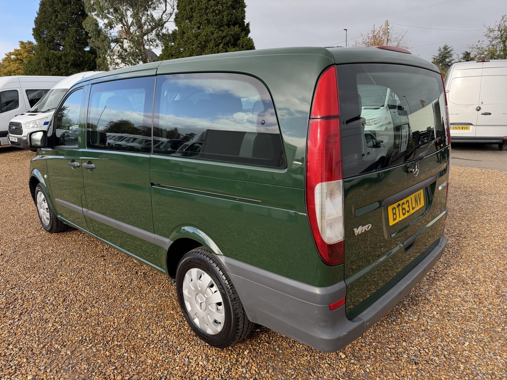 2014 Mercedes-Benz Vito 2.1 113 CDi BlueEFFICIENCY Traveliner Minibus 5dr Diesel Manual L1 (182 g/km, 136 bhp) - Thumbnail 9