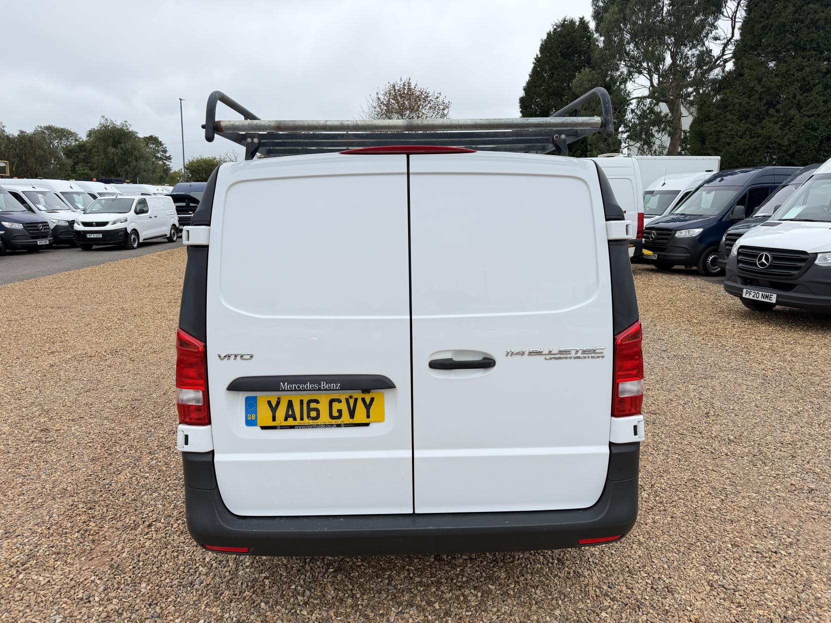 2016 Mercedes-Benz Vito 2.1 114 CDI BlueTEC Panel Van 5dr Diesel G-Tronic+ RWD L1 Euro 6 (136 ps) - Thumbnail 10