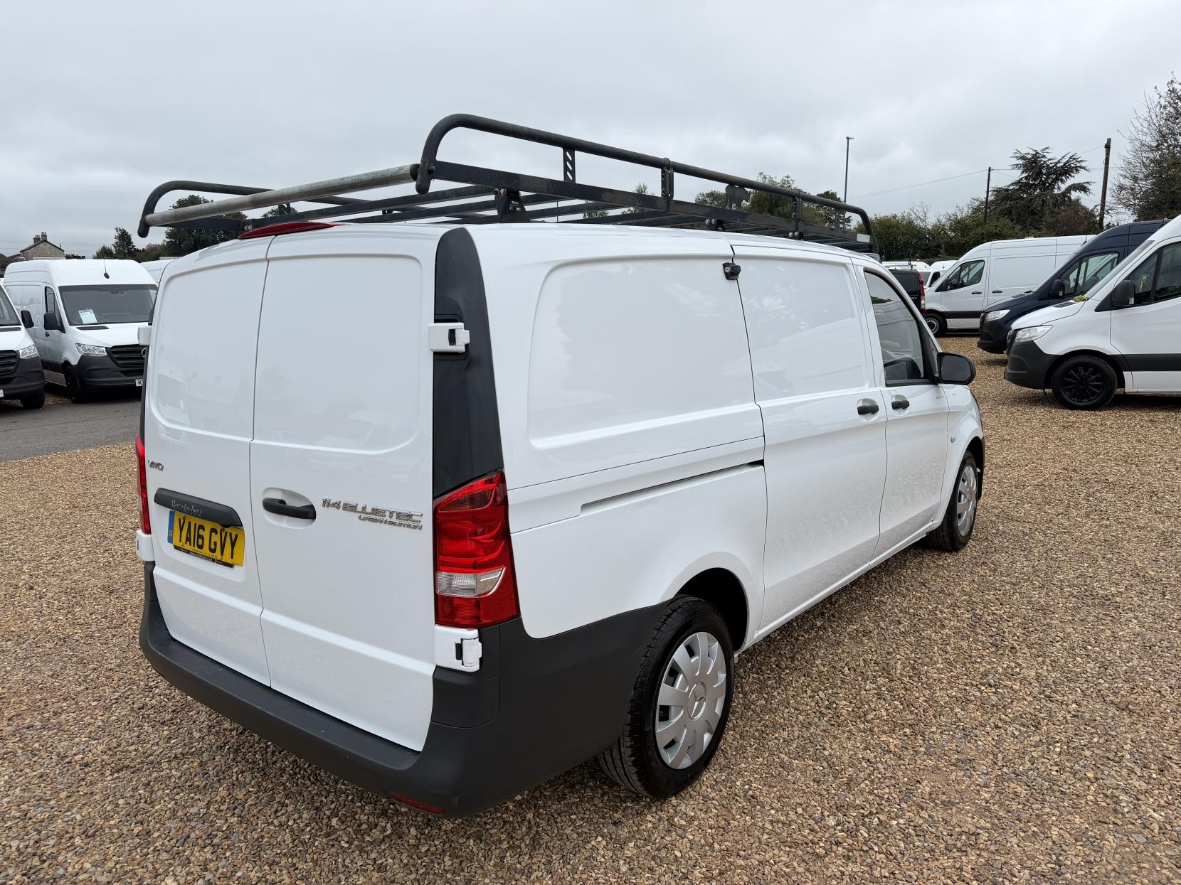 2016 Mercedes-Benz Vito 2.1 114 CDI BlueTEC Panel Van 5dr Diesel G-Tronic+ RWD L1 Euro 6 (136 ps) - Thumbnail 11