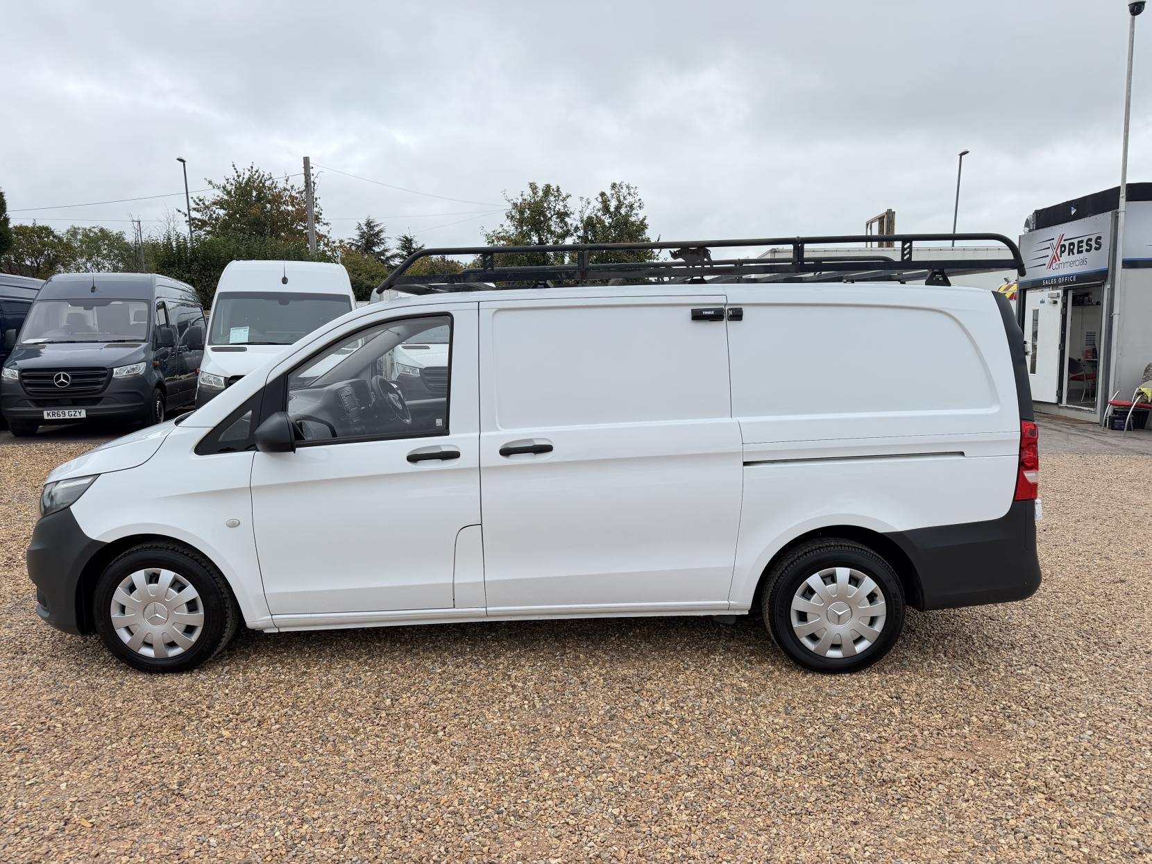 2016 Mercedes-Benz Vito 2.1 114 CDI BlueTEC Panel Van 5dr Diesel G-Tronic+ RWD L1 Euro 6 (136 ps) - Thumbnail 8