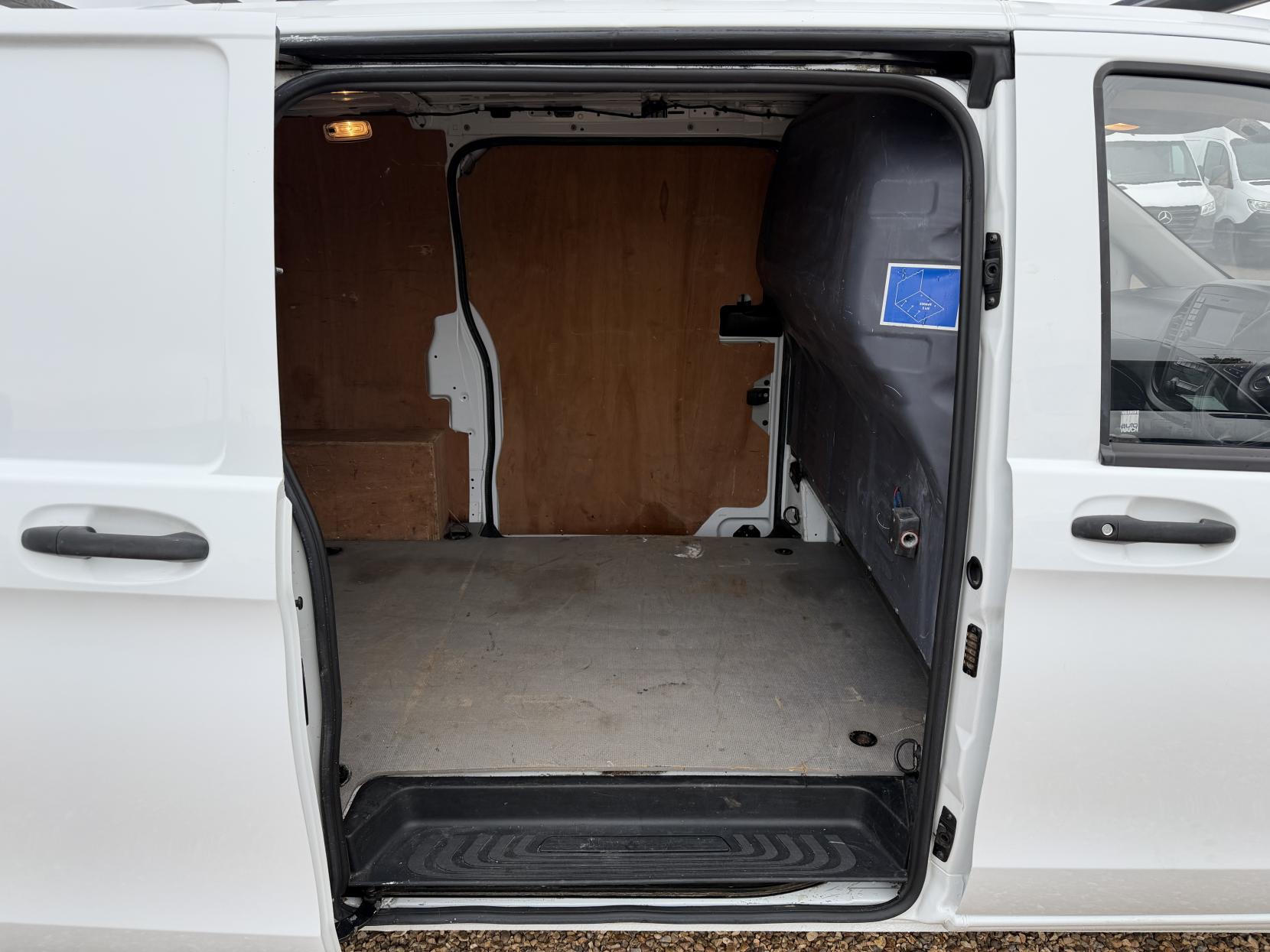 2016 Mercedes-Benz Vito 2.1 114 CDI BlueTEC Panel Van 5dr Diesel G-Tronic+ RWD L1 Euro 6 (136 ps) - Thumbnail 33