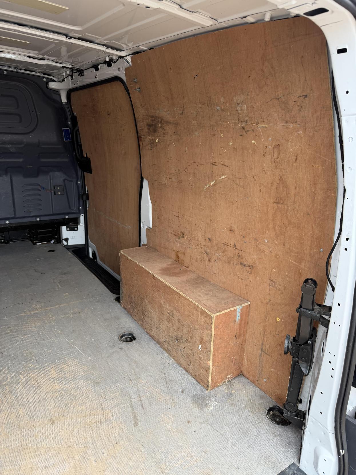 2016 Mercedes-Benz Vito 2.1 114 CDI BlueTEC Panel Van 5dr Diesel G-Tronic+ RWD L1 Euro 6 (136 ps) - Thumbnail 44