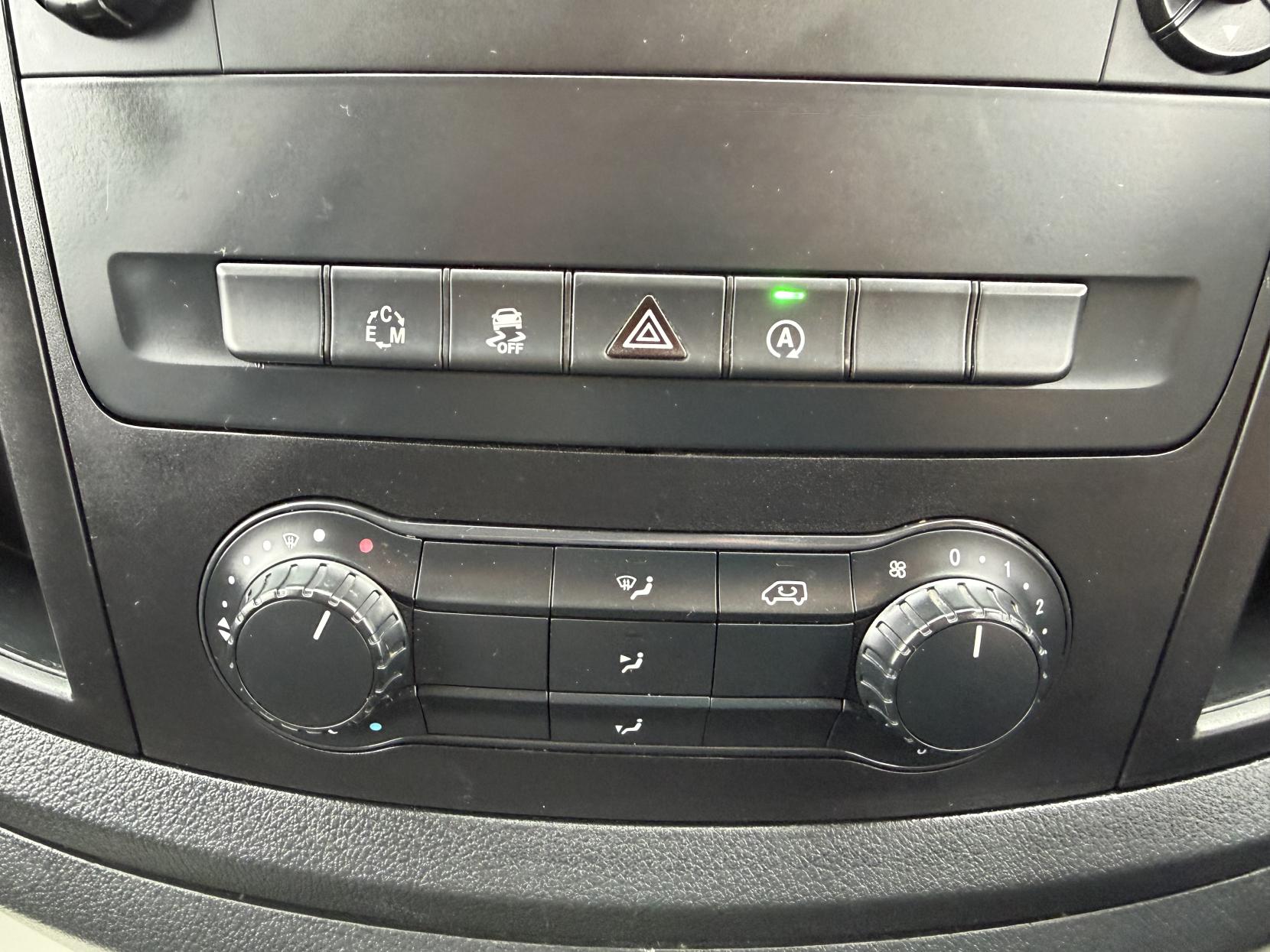 2016 Mercedes-Benz Vito 2.1 114 CDI BlueTEC Panel Van 5dr Diesel G-Tronic+ RWD L1 Euro 6 (136 ps) - Thumbnail 30