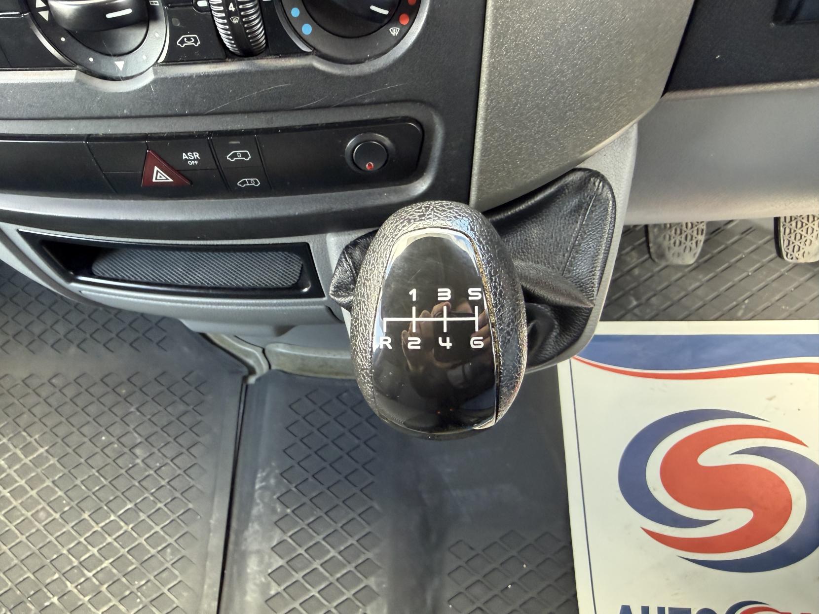 2012 Mercedes-Benz Sprinter 2.1 313 CDi Panel Van 4dr Diesel Manual RWD L2 (129 bhp) - Thumbnail 25