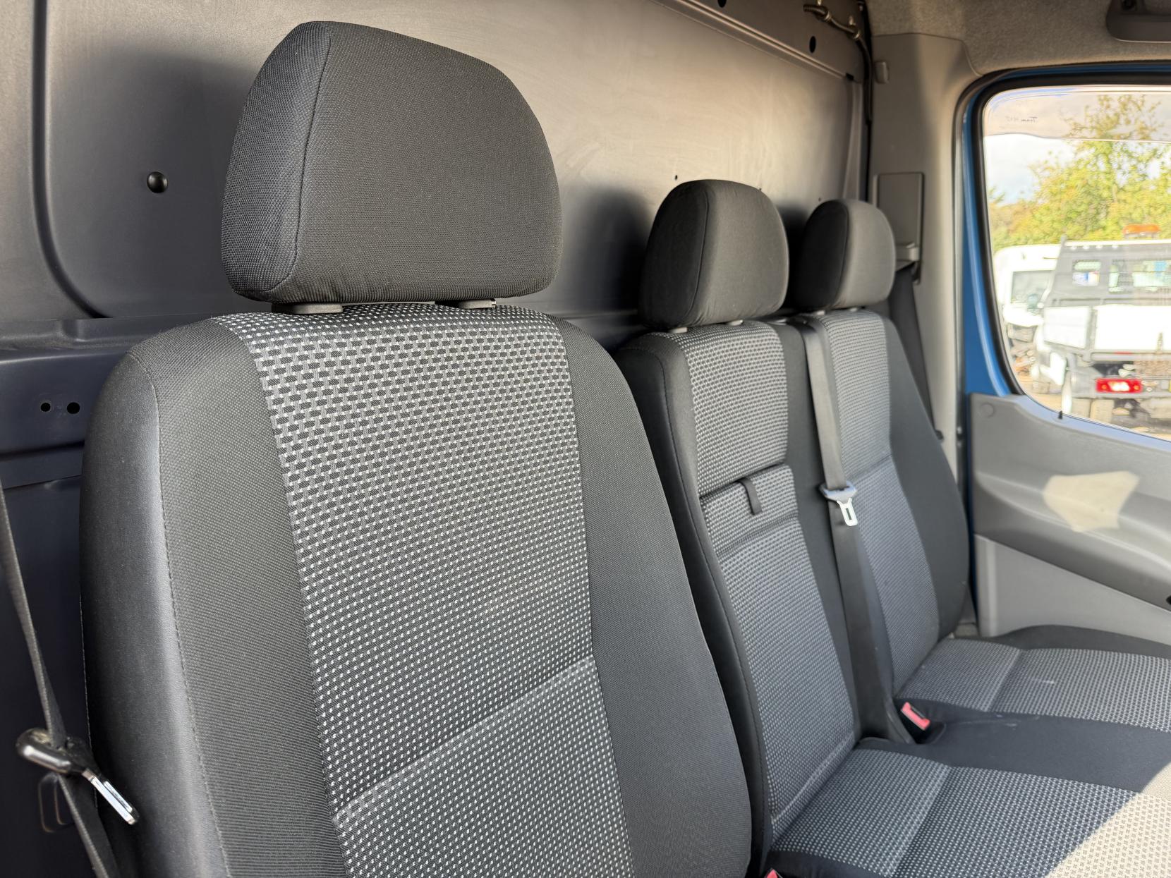 2012 Mercedes-Benz Sprinter 2.1 313 CDi Panel Van 4dr Diesel Manual RWD L2 (129 bhp) - Thumbnail 15