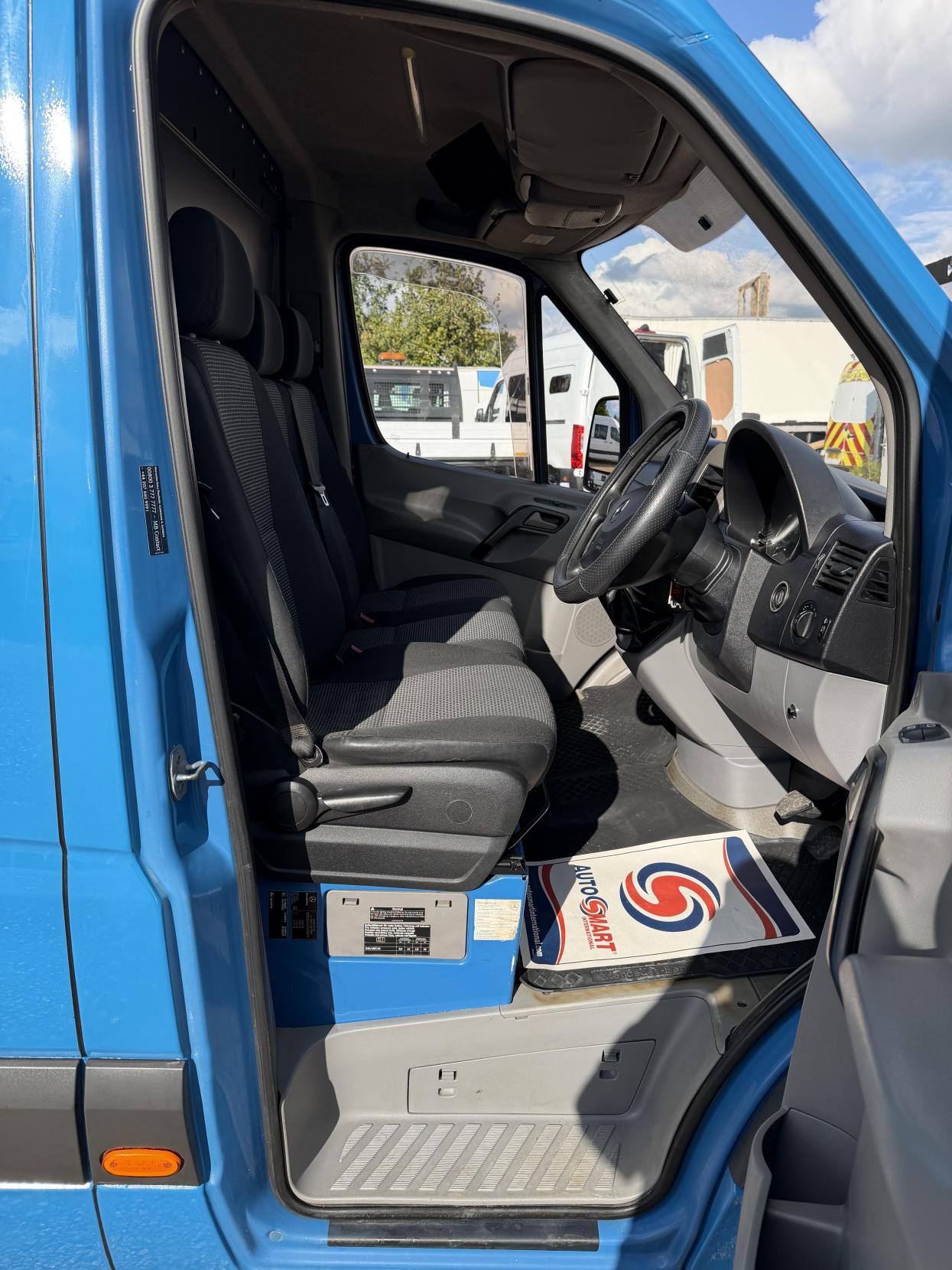 2012 Mercedes-Benz Sprinter 2.1 313 CDi Panel Van 4dr Diesel Manual RWD L2 (129 bhp) - Thumbnail 14