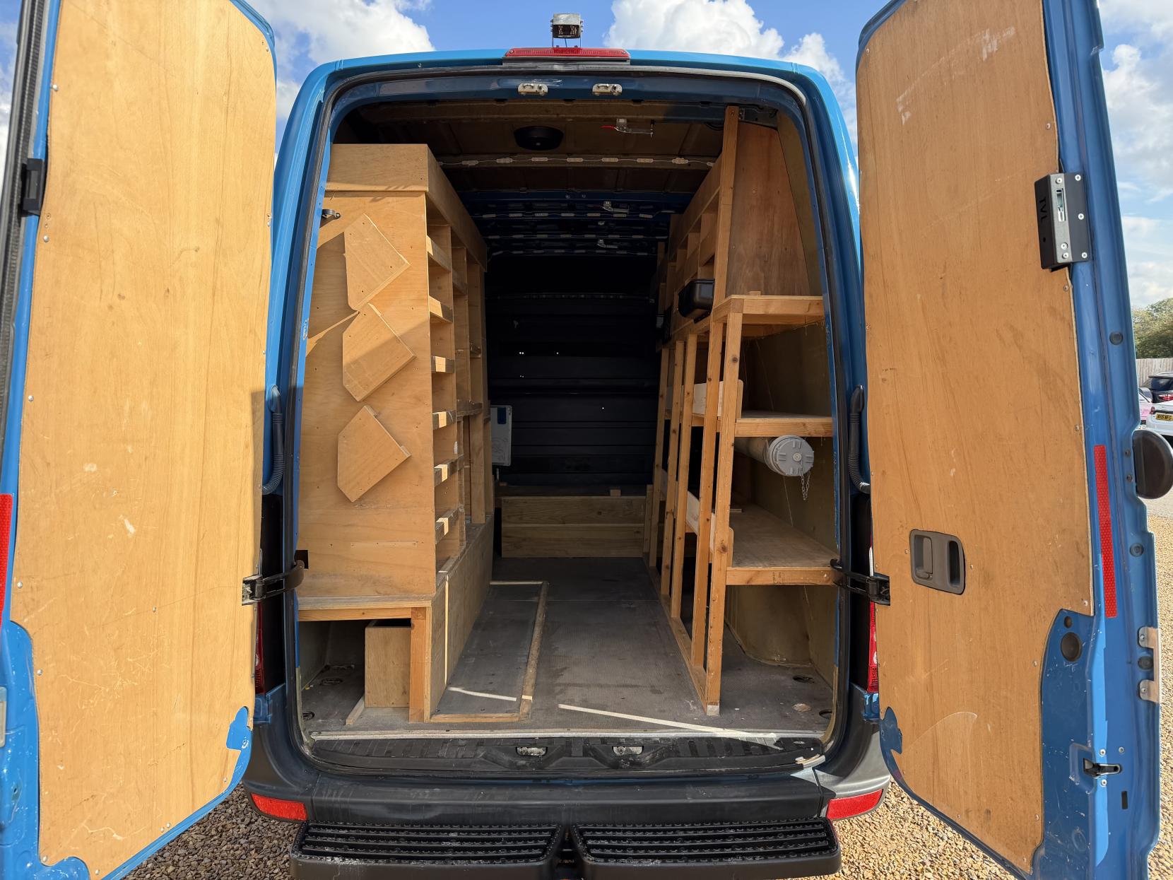 2012 Mercedes-Benz Sprinter 2.1 313 CDi Panel Van 4dr Diesel Manual RWD L2 (129 bhp) - Thumbnail 3