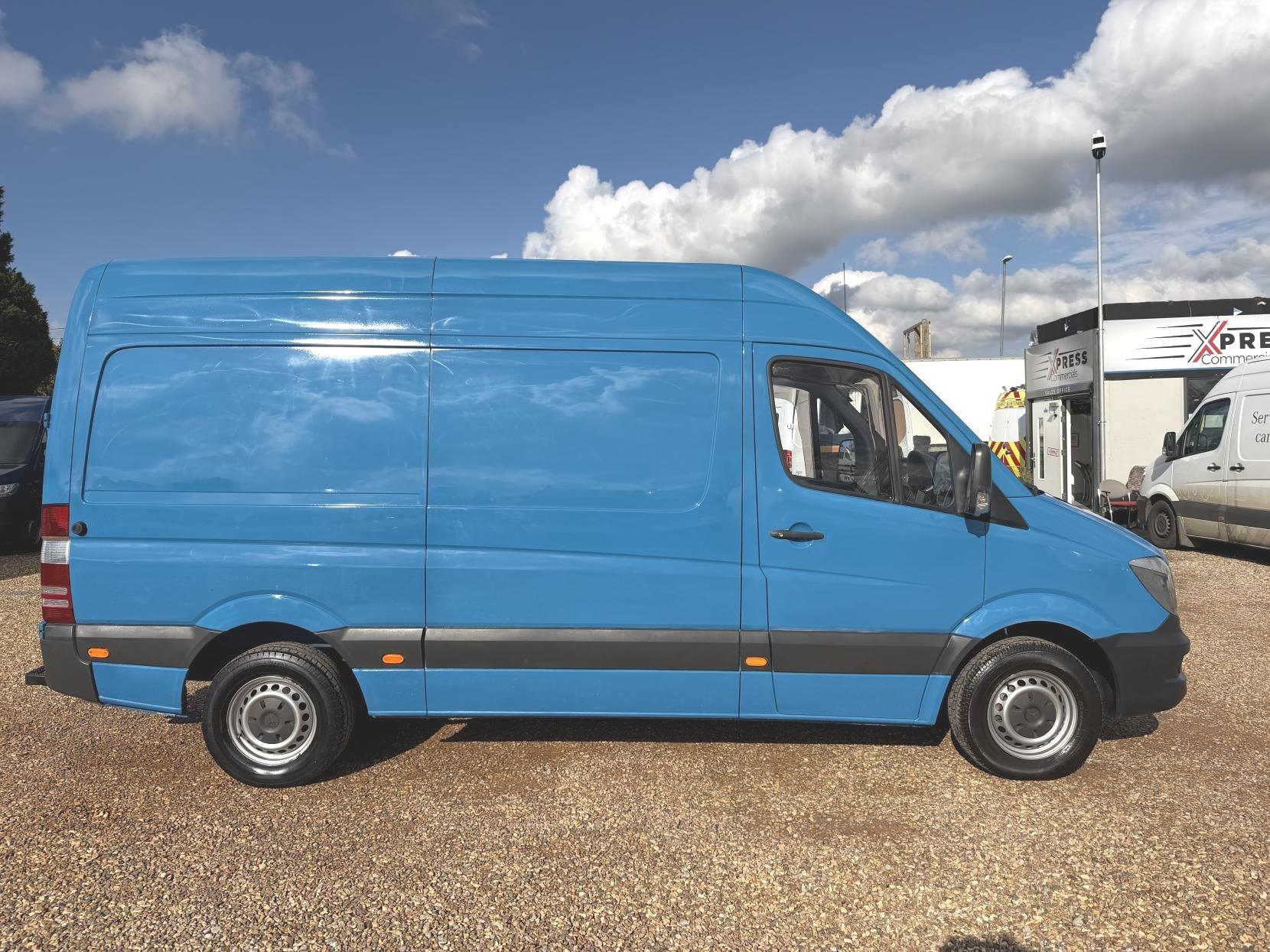 2012 Mercedes-Benz Sprinter 2.1 313 CDi Panel Van 4dr Diesel Manual RWD L2 (129 bhp) - Thumbnail 12