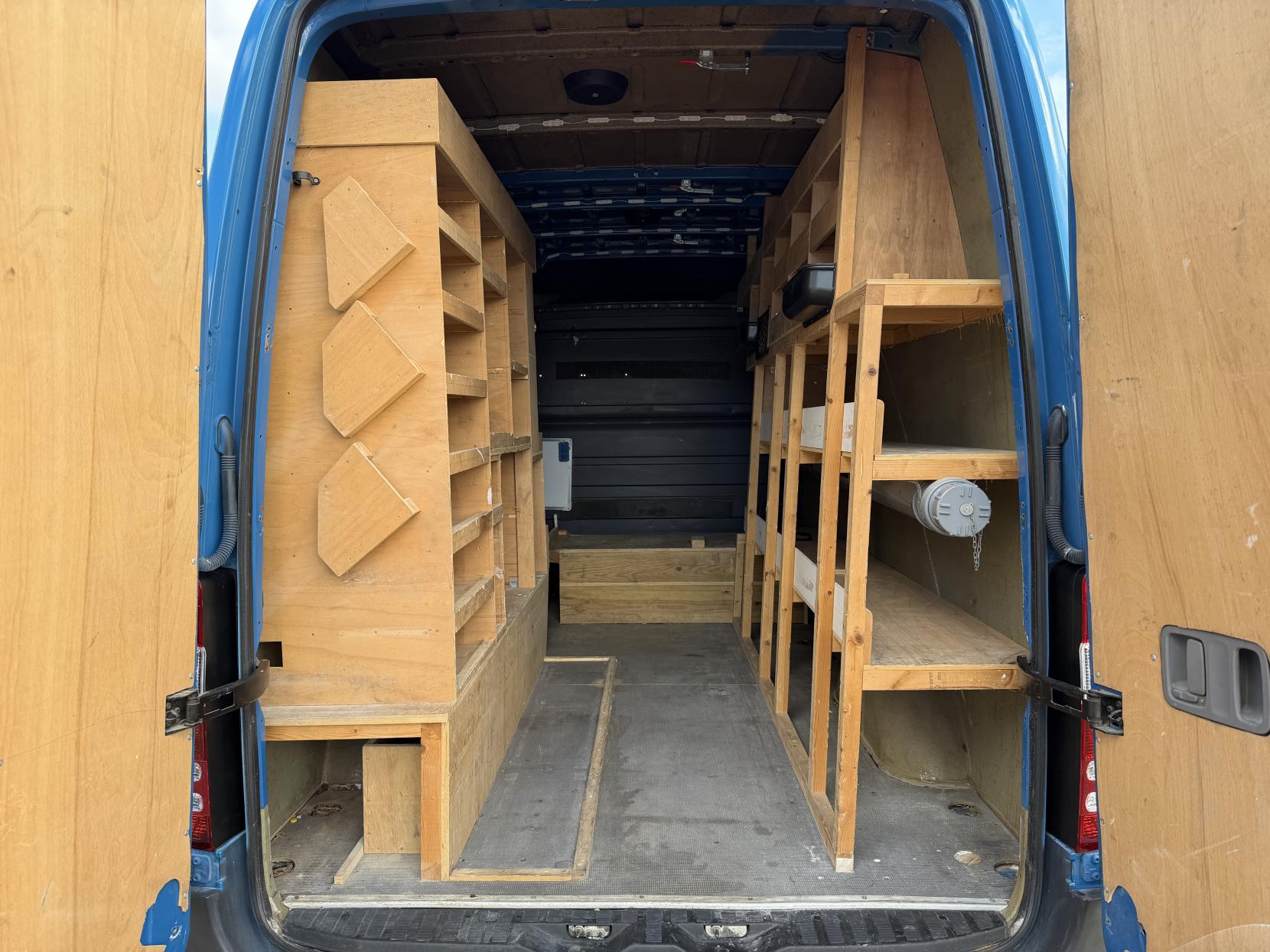 2012 Mercedes-Benz Sprinter 2.1 313 CDi Panel Van 4dr Diesel Manual RWD L2 (129 bhp) - Thumbnail 37