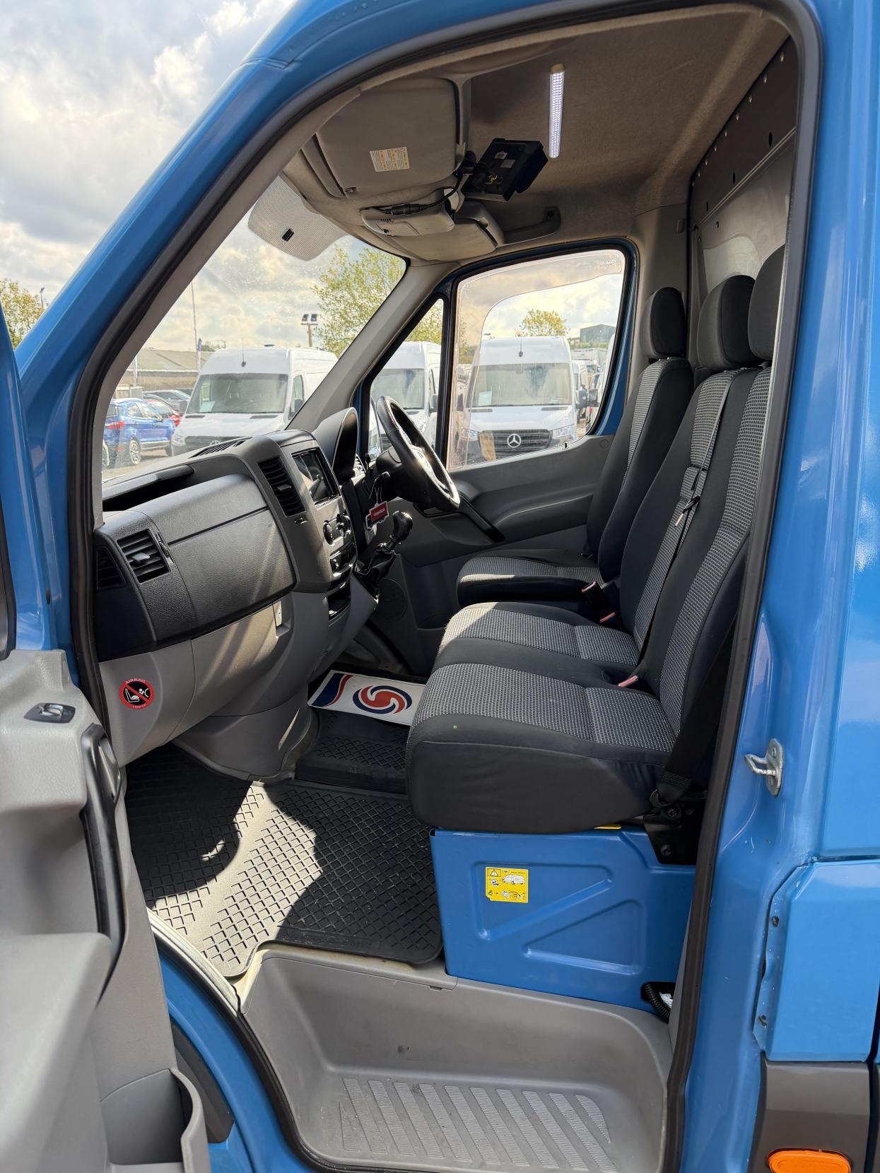 2012 Mercedes-Benz Sprinter 2.1 313 CDi Panel Van 4dr Diesel Manual RWD L2 (129 bhp) - Thumbnail 27