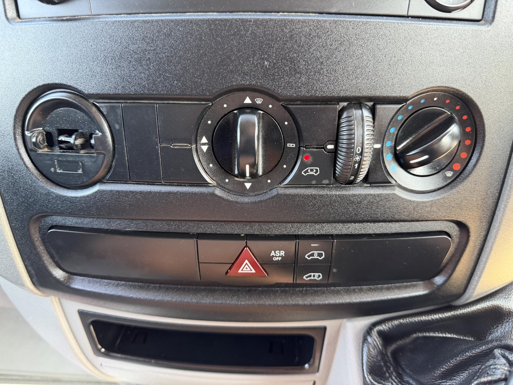 2018 Mercedes-Benz Sprinter 2.1 314 CDi Panel Van 5dr Diesel Manual RWD L2 (213 g/km, 140 bhp) - Thumbnail 27