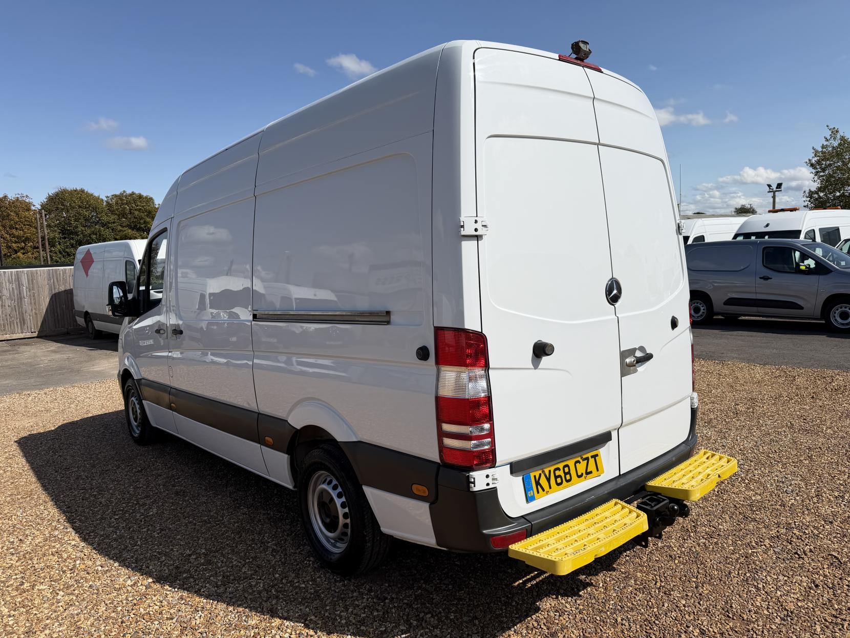2018 Mercedes-Benz Sprinter 2.1 314 CDi Panel Van 5dr Diesel Manual RWD L2 (213 g/km, 140 bhp) - Thumbnail 8