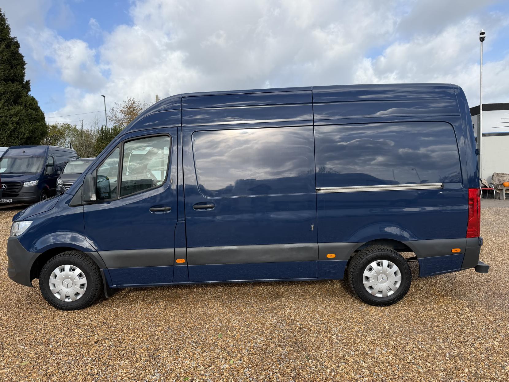 2019 Mercedes-Benz Sprinter 2.1 316 CDI Panel Van 5dr Diesel Manual RWD L2 H2 Euro 6 (163 ps) - Thumbnail 8