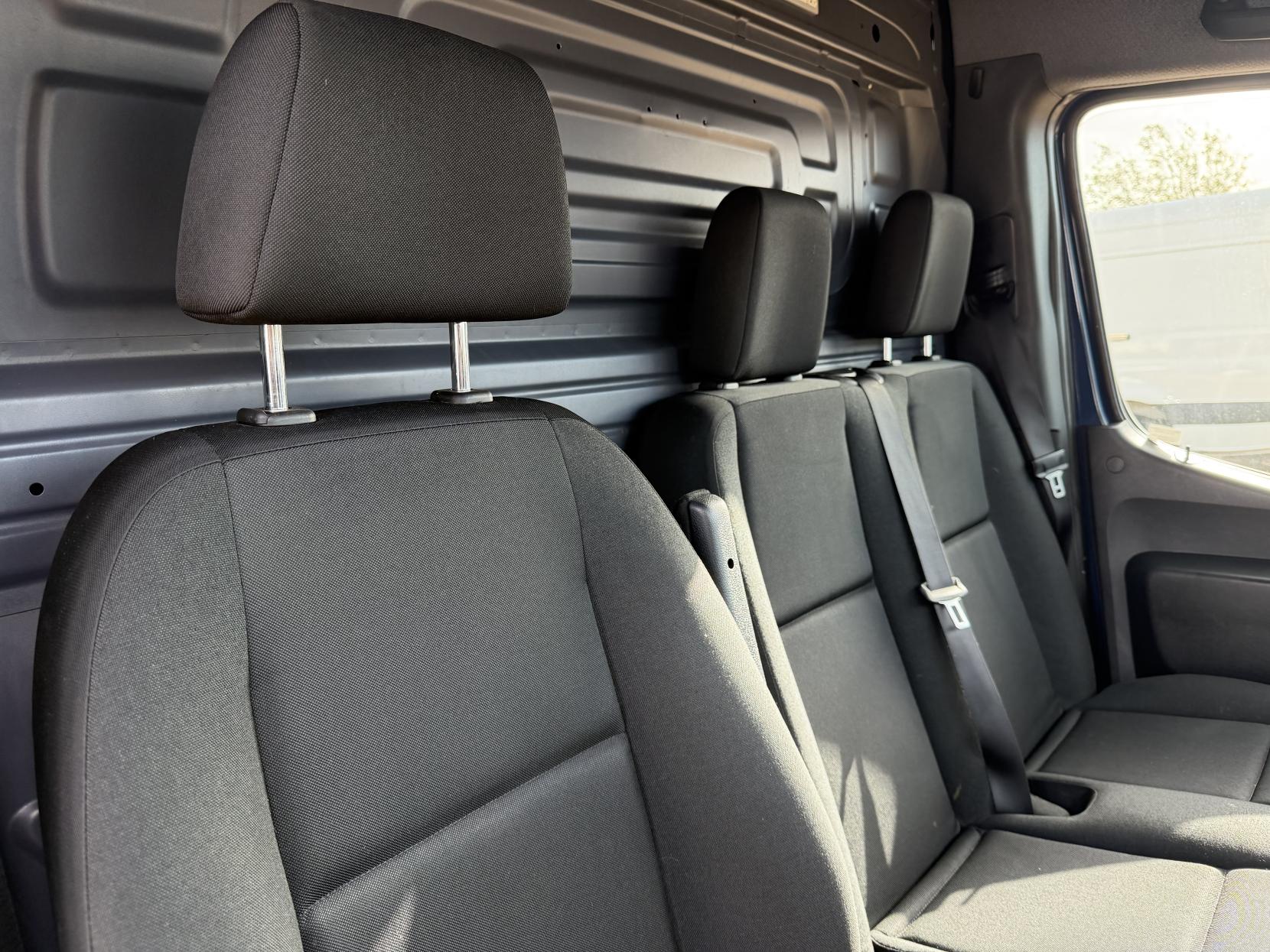 2019 Mercedes-Benz Sprinter 2.1 316 CDI Panel Van 5dr Diesel Manual RWD L2 H2 Euro 6 (163 ps) - Thumbnail 15