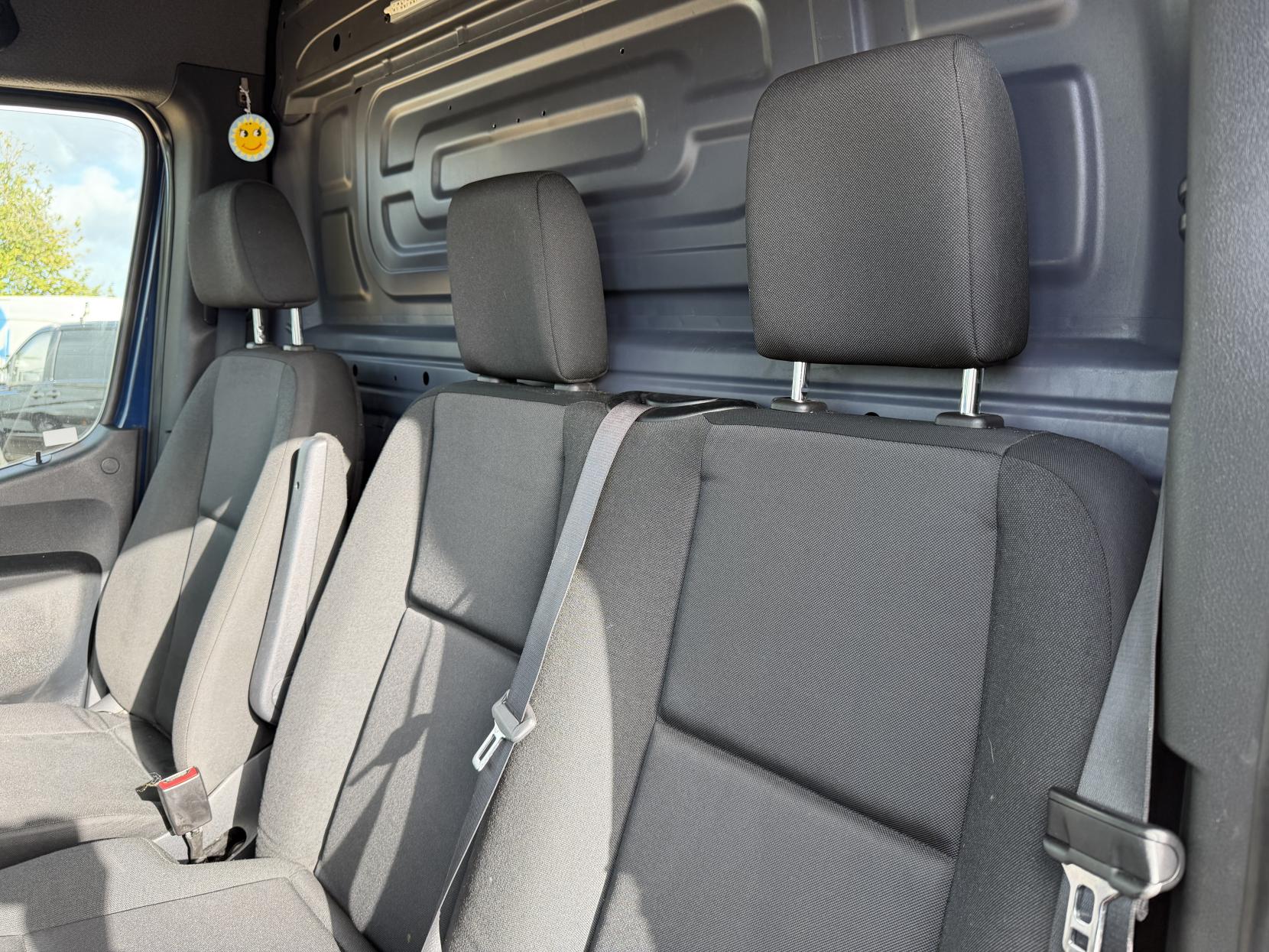 2019 Mercedes-Benz Sprinter 2.1 316 CDI Panel Van 5dr Diesel Manual RWD L2 H2 Euro 6 (163 ps) - Thumbnail 31
