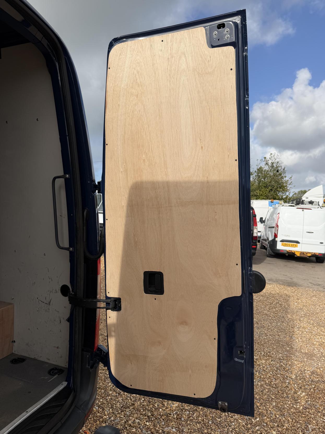 2019 Mercedes-Benz Sprinter 2.1 316 CDI Panel Van 5dr Diesel Manual RWD L2 H2 Euro 6 (163 ps) - Thumbnail 44