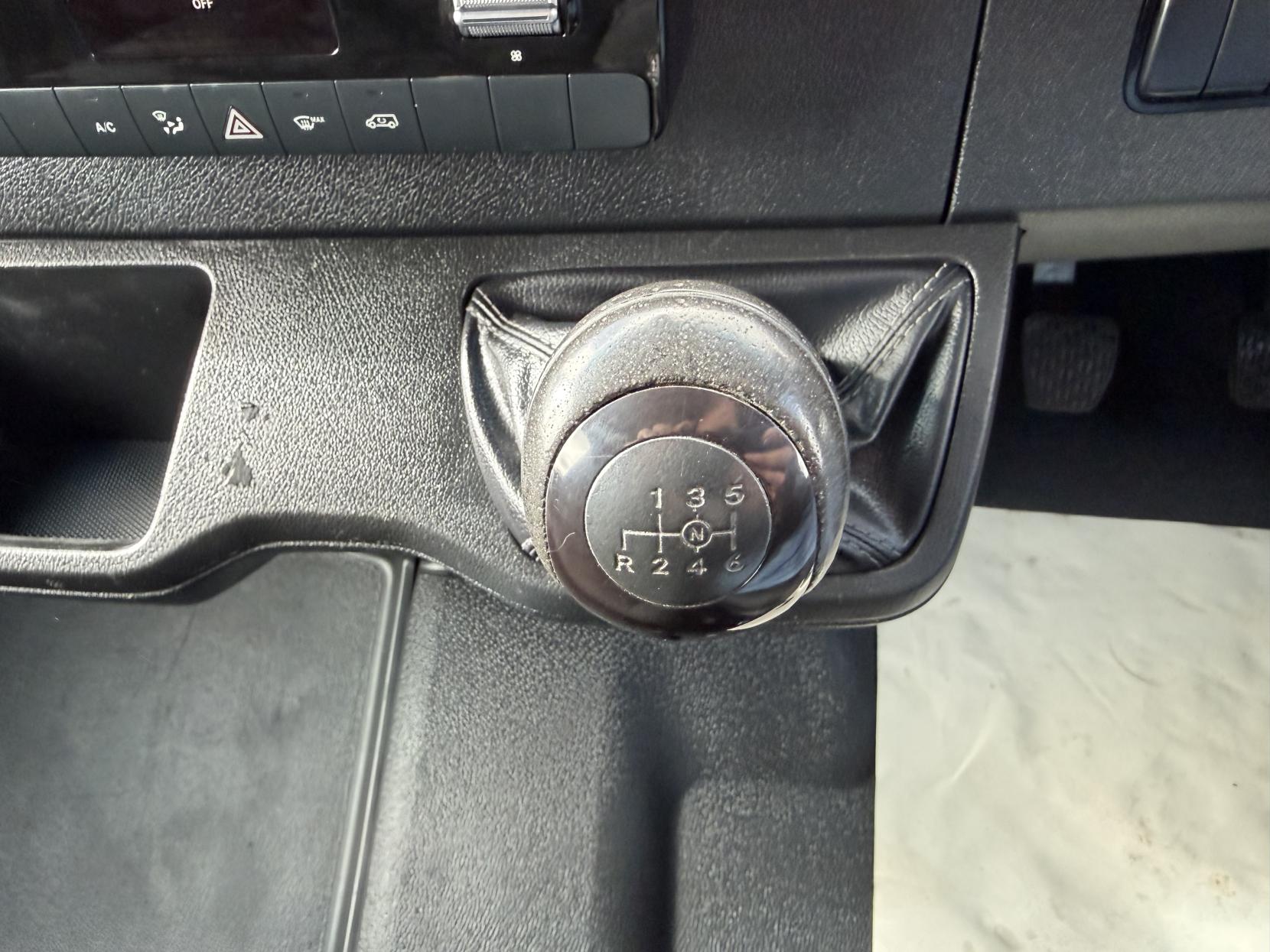 2019 Mercedes-Benz Sprinter 2.1 316 CDI Panel Van 5dr Diesel Manual RWD L2 H2 Euro 6 (163 ps) - Thumbnail 26