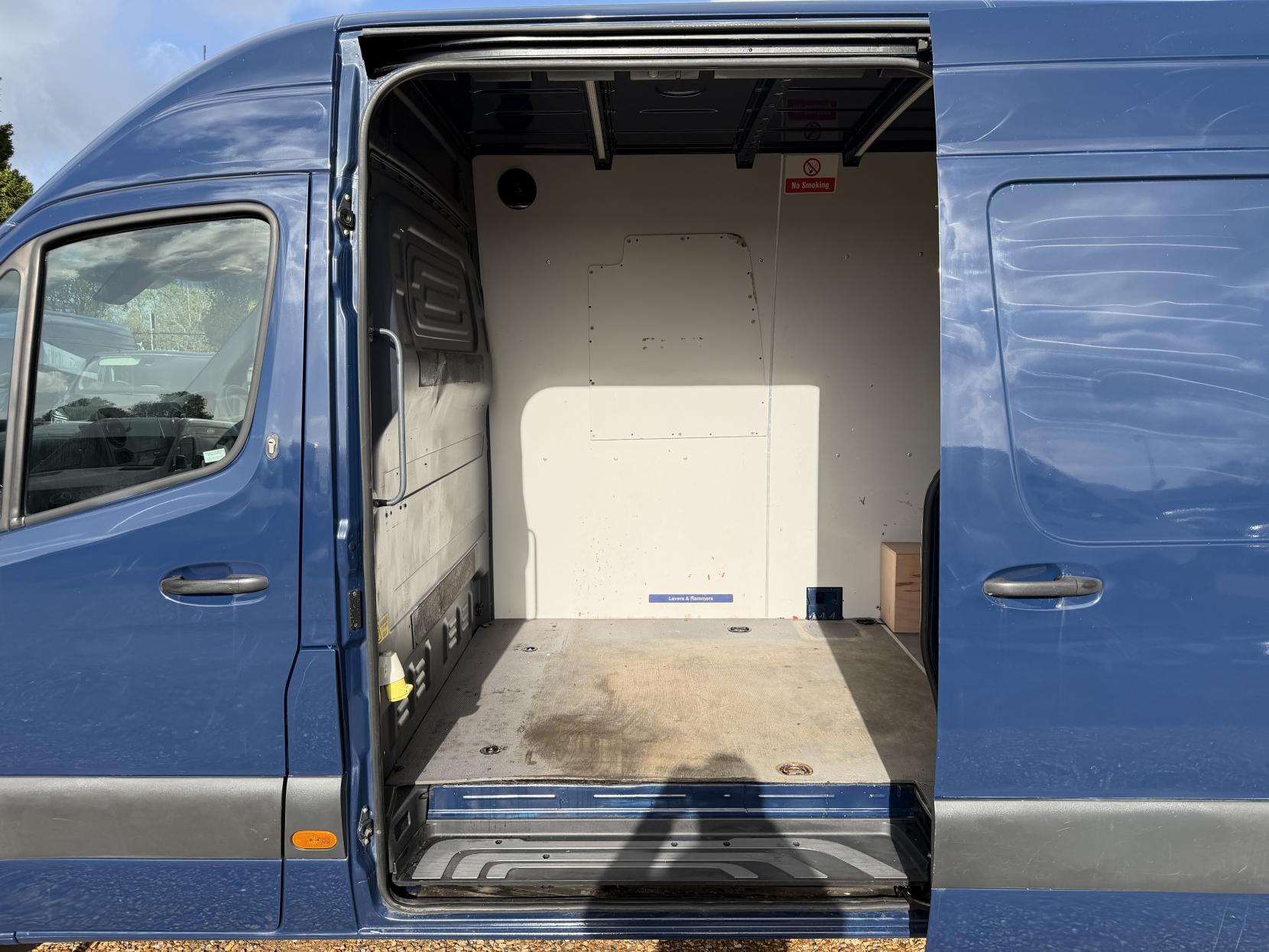 2019 Mercedes-Benz Sprinter 2.1 316 CDI Panel Van 5dr Diesel Manual RWD L2 H2 Euro 6 (163 ps) - Thumbnail 32