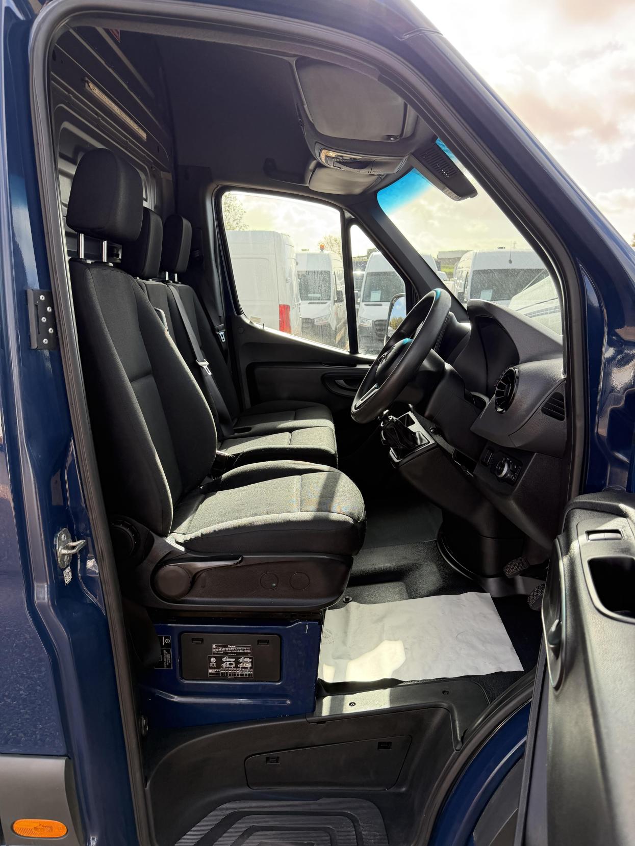 2019 Mercedes-Benz Sprinter 2.1 316 CDI Panel Van 5dr Diesel Manual RWD L2 H2 Euro 6 (163 ps) - Thumbnail 14