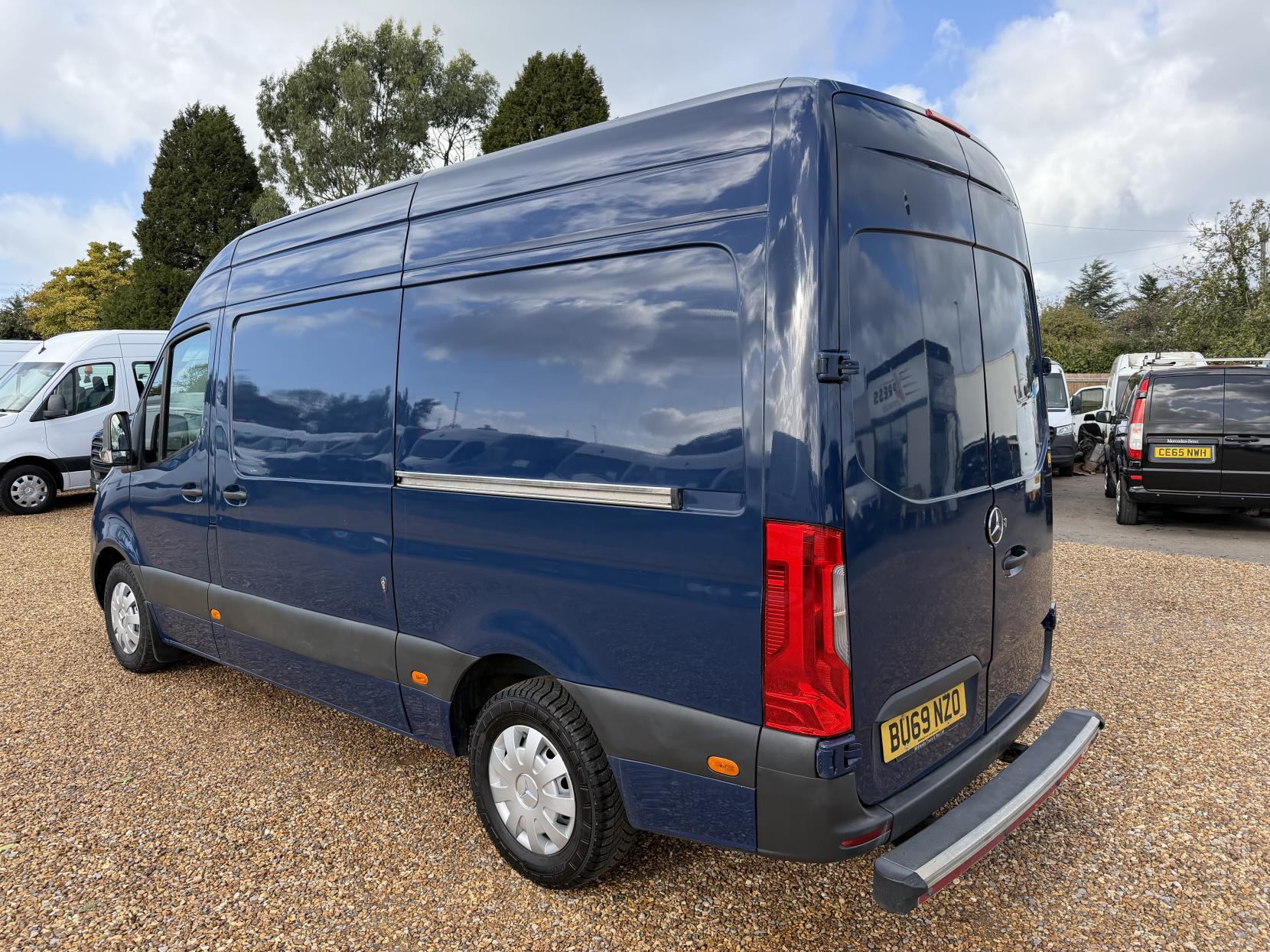 2019 Mercedes-Benz Sprinter 2.1 316 CDI Panel Van 5dr Diesel Manual RWD L2 H2 Euro 6 (163 ps) - Thumbnail 9