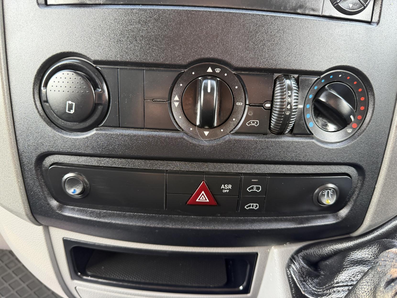 2017 Mercedes-Benz Sprinter 2.1 314 CDi Panel Van 5dr Diesel Manual RWD L2 (213 g/km, 140 bhp) - Thumbnail 23