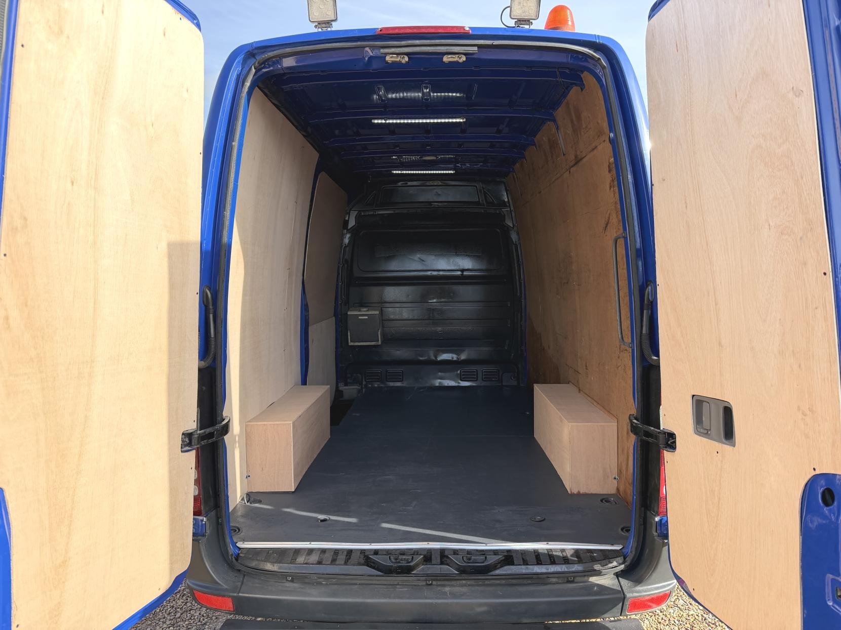 2017 Mercedes-Benz Sprinter 2.1 314 CDi Panel Van 5dr Diesel Manual RWD L2 (213 g/km, 140 bhp) - Thumbnail 3
