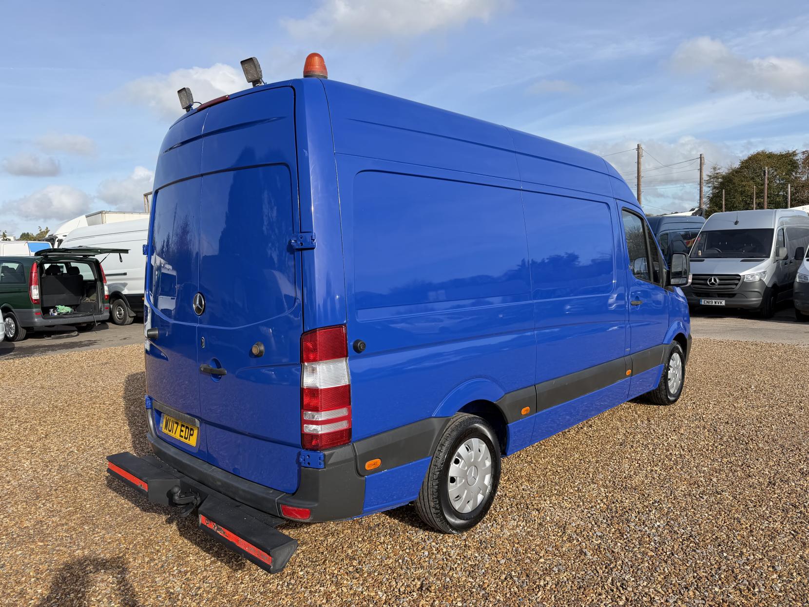 2017 Mercedes-Benz Sprinter 2.1 314 CDi Panel Van 5dr Diesel Manual RWD L2 (213 g/km, 140 bhp) - Thumbnail 11