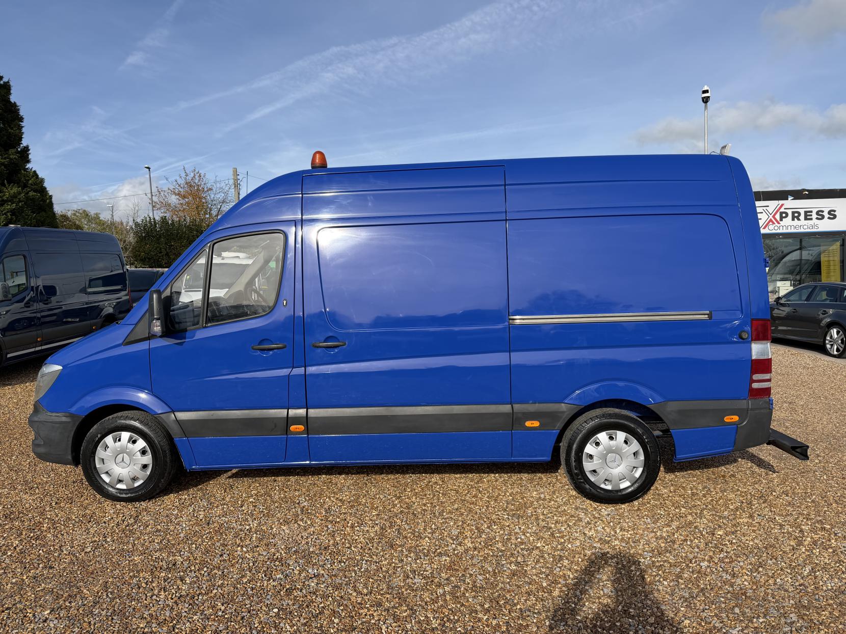 2017 Mercedes-Benz Sprinter 2.1 314 CDi Panel Van 5dr Diesel Manual RWD L2 (213 g/km, 140 bhp) - Thumbnail 8