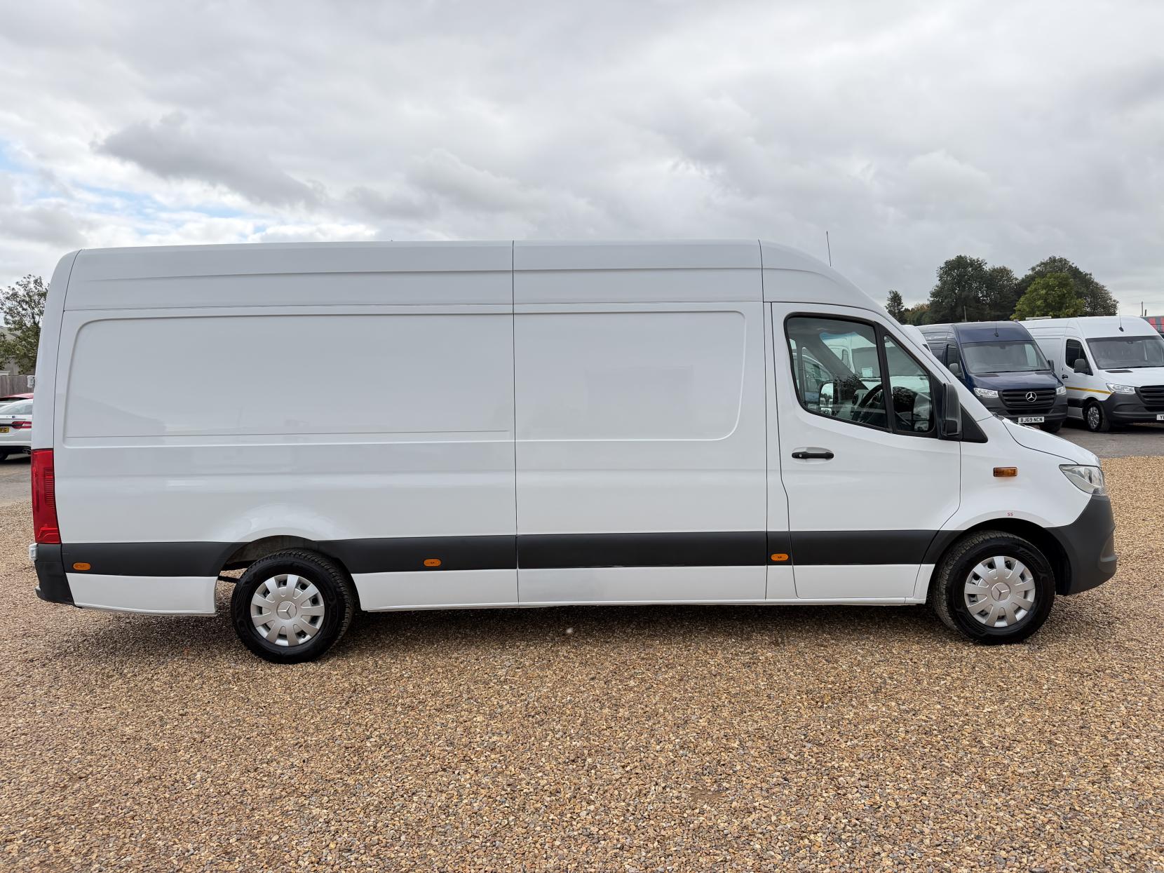 2019 Mercedes-Benz Sprinter 2.1 311 CDI Panel Van 5dr Diesel Manual RWD L3 H2 Euro 6 (114 ps) - Thumbnail 12