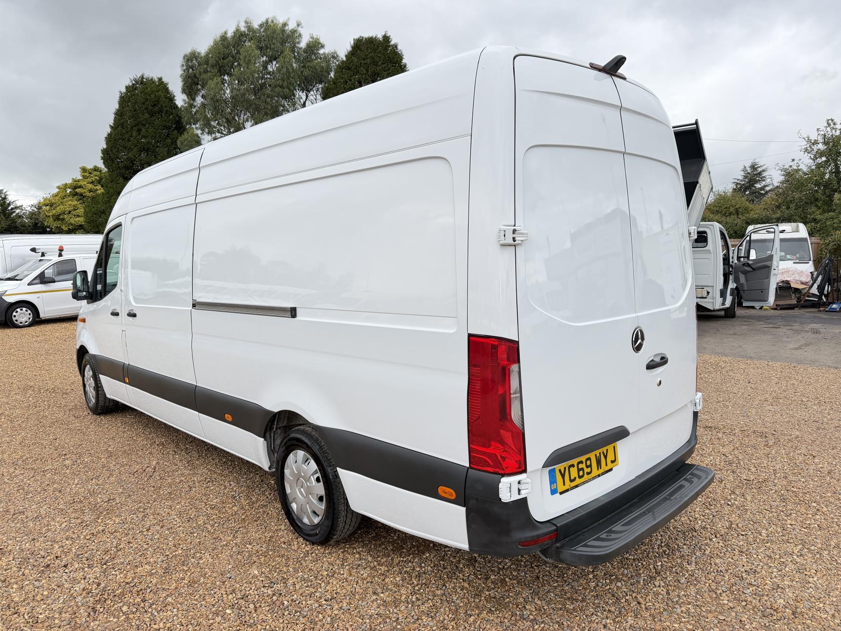 2019 Mercedes-Benz Sprinter 2.1 311 CDI Panel Van 5dr Diesel Manual RWD L3 H2 Euro 6 (114 ps) - Thumbnail 9