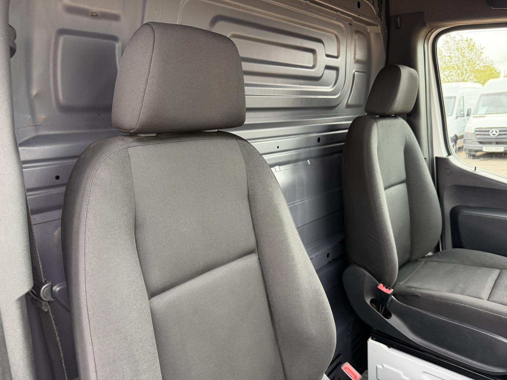 2019 Mercedes-Benz Sprinter 2.1 311 CDI Panel Van 5dr Diesel Manual RWD L3 H2 Euro 6 (114 ps) - Thumbnail 15