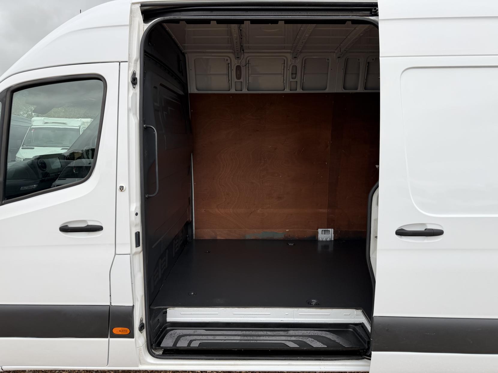 2019 Mercedes-Benz Sprinter 2.1 311 CDI Panel Van 5dr Diesel Manual RWD L3 H2 Euro 6 (114 ps) - Thumbnail 33