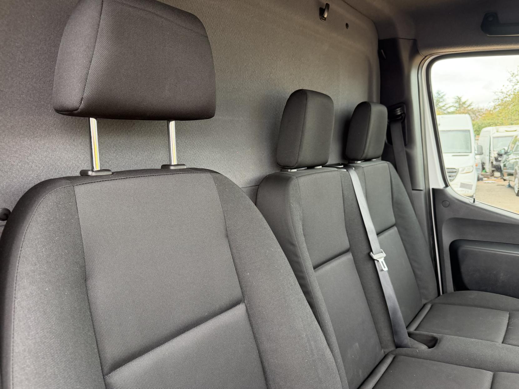 2020 Mercedes-Benz Sprinter 2.1 316 CDI Panel Van 5dr Diesel Manual RWD L2 H2 Euro 6 (163 ps) - Thumbnail 15