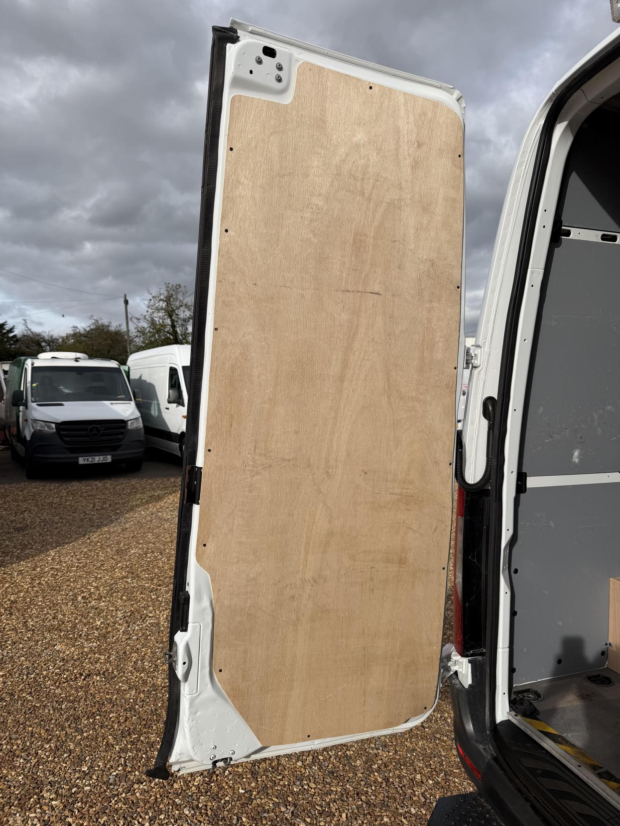 2020 Mercedes-Benz Sprinter 2.1 316 CDI Panel Van 5dr Diesel Manual RWD L2 H2 Euro 6 (163 ps) - Thumbnail 43