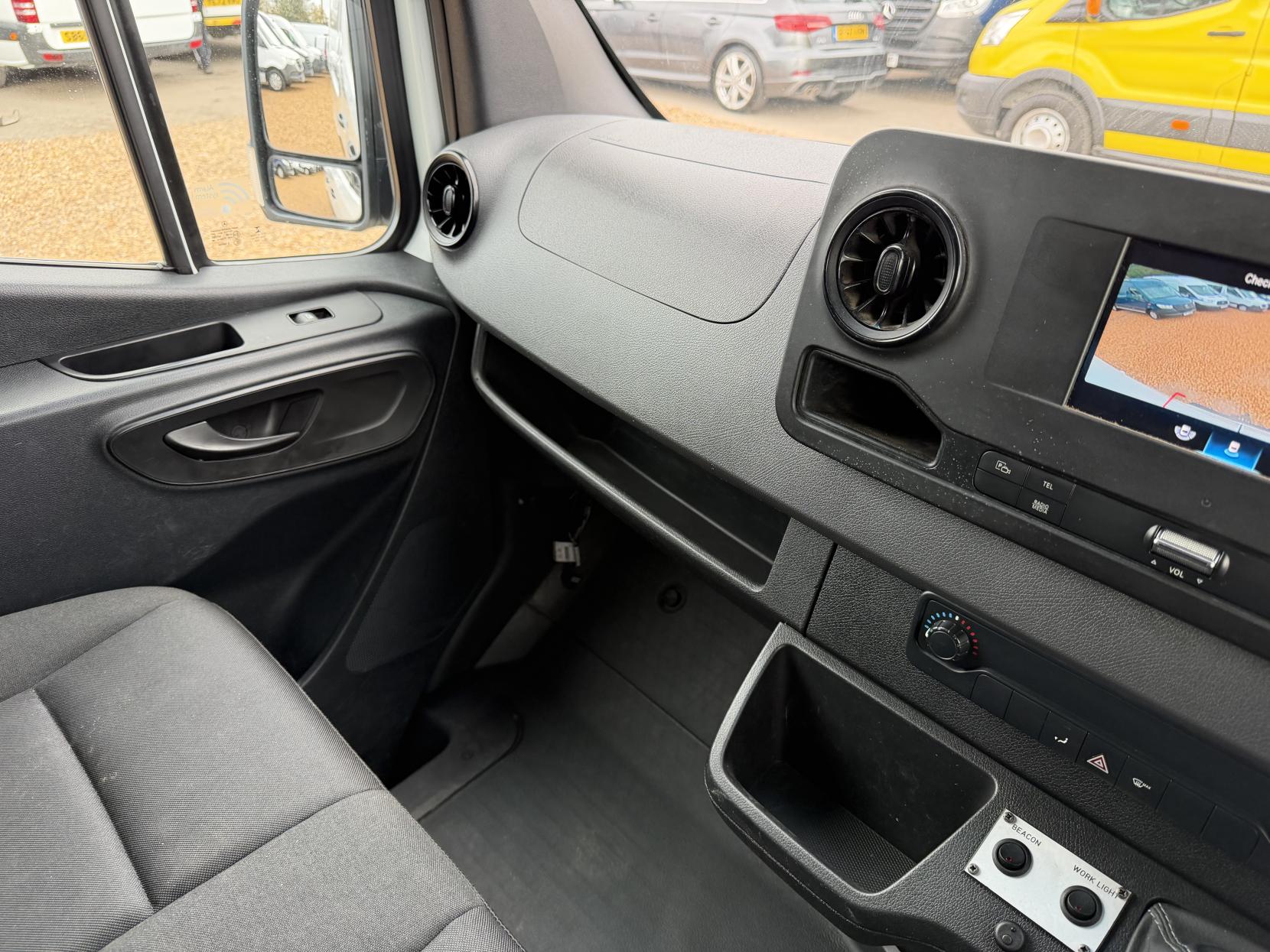 2020 Mercedes-Benz Sprinter 2.1 316 CDI Panel Van 5dr Diesel Manual RWD L2 H2 Euro 6 (163 ps) - Thumbnail 31
