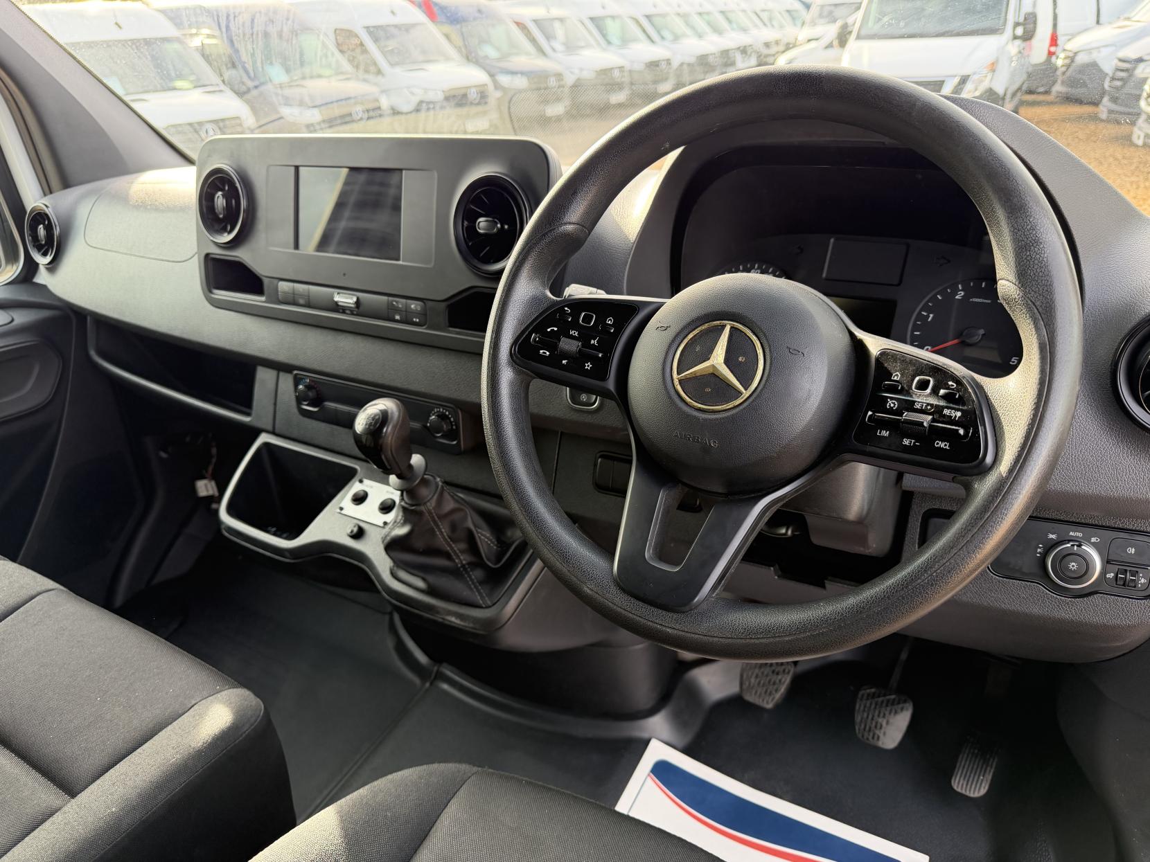 2020 Mercedes-Benz Sprinter 2.1 316 CDI Panel Van 5dr Diesel Manual RWD L2 H2 Euro 6 (163 ps) - Thumbnail 2
