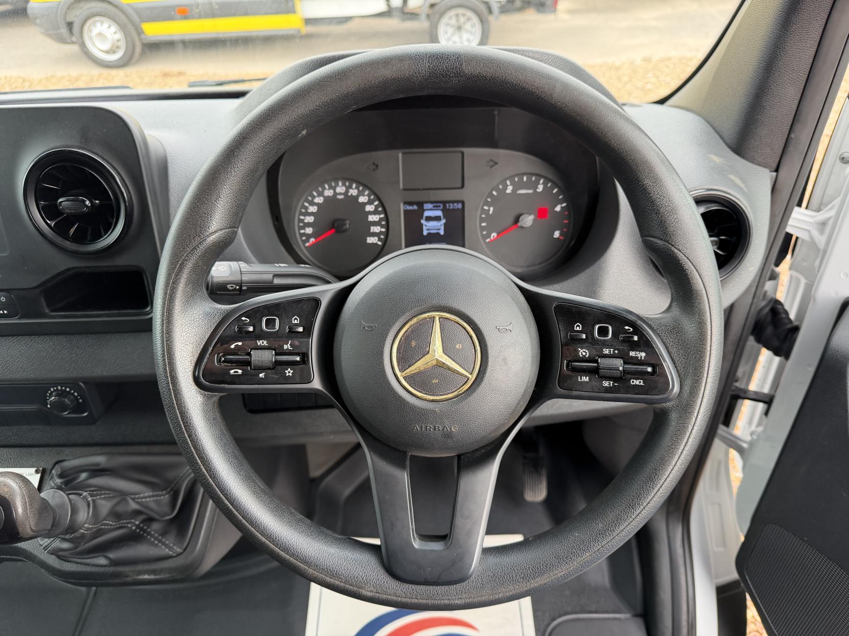 2020 Mercedes-Benz Sprinter 2.1 316 CDI Panel Van 5dr Diesel Manual RWD L2 H2 Euro 6 (163 ps) - Thumbnail 16