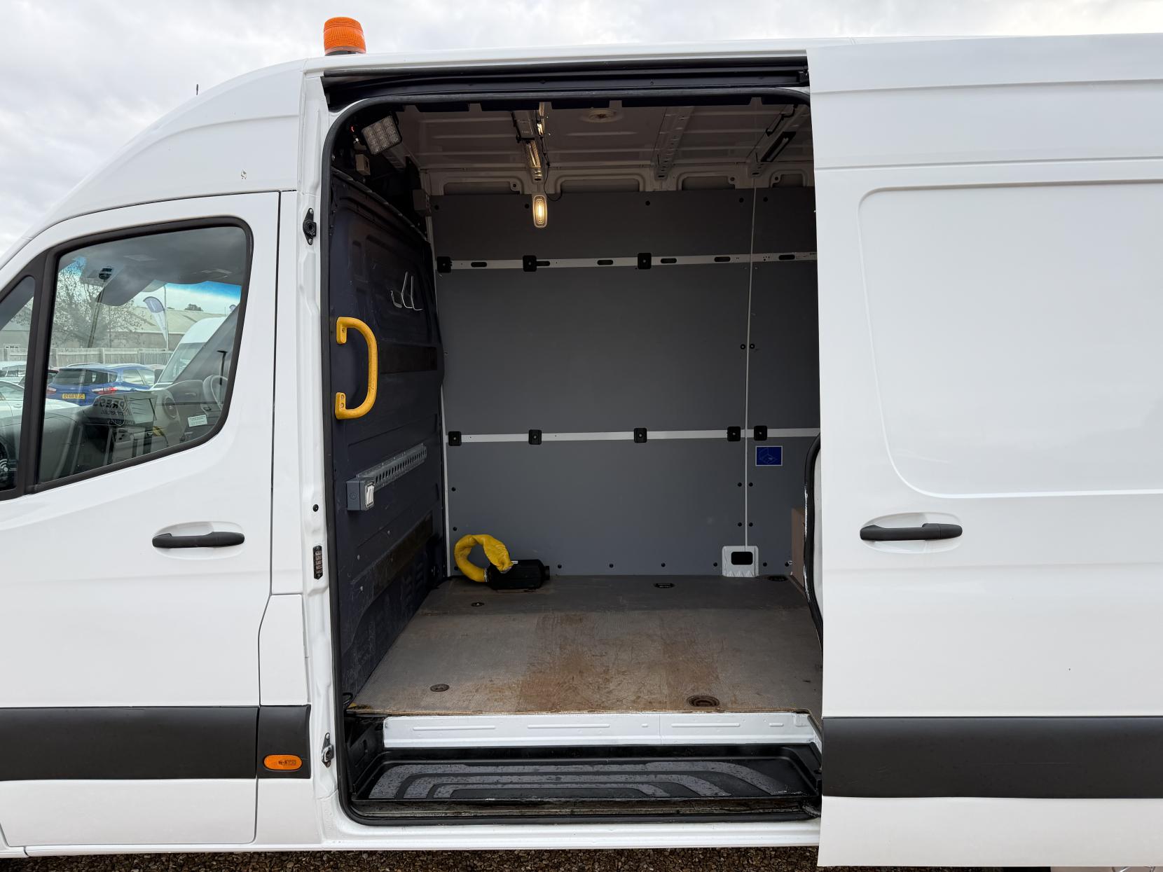 2020 Mercedes-Benz Sprinter 2.1 316 CDI Panel Van 5dr Diesel Manual RWD L2 H2 Euro 6 (163 ps) - Thumbnail 34