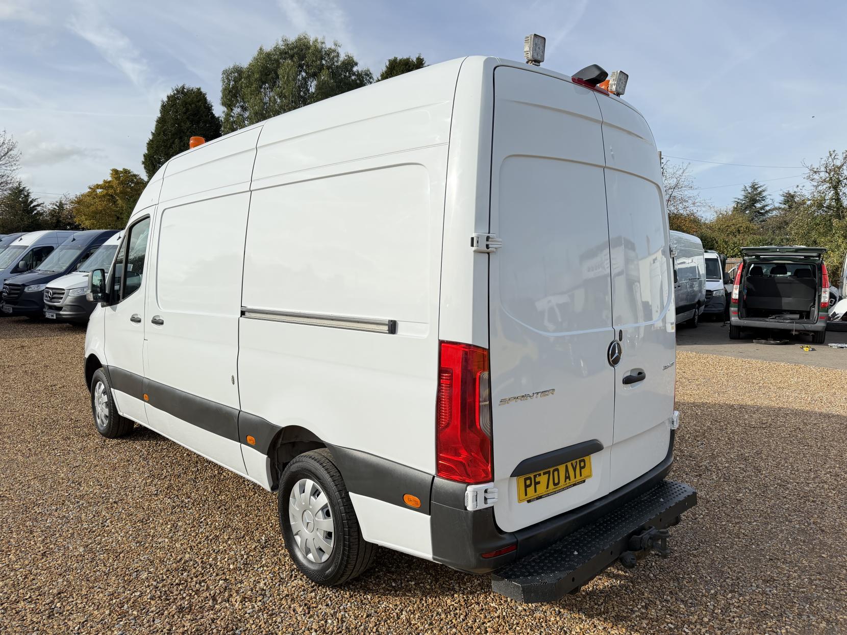 2020 Mercedes-Benz Sprinter 2.1 316 CDI Panel Van 5dr Diesel Manual RWD L2 H2 Euro 6 (163 ps) - Thumbnail 9