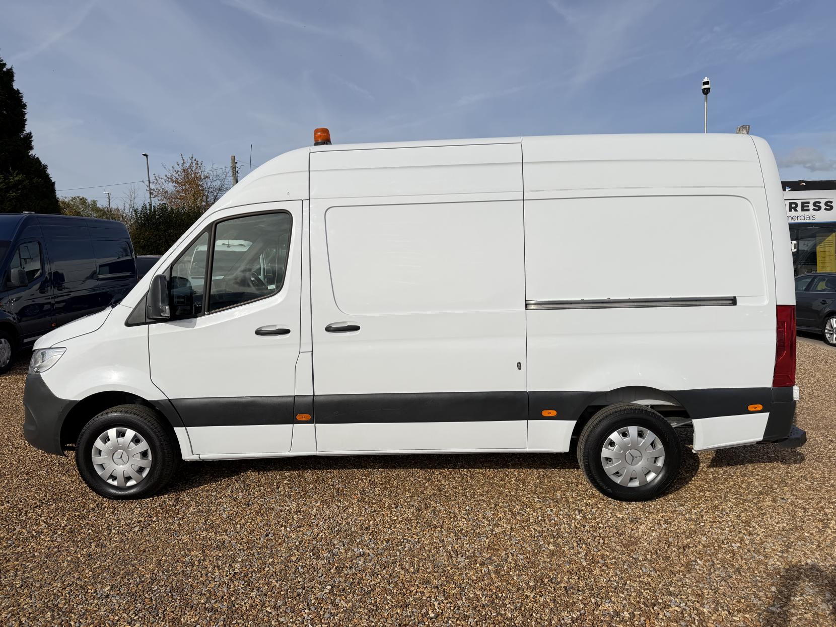 2020 Mercedes-Benz Sprinter 2.1 316 CDI Panel Van 5dr Diesel Manual RWD L2 H2 Euro 6 (163 ps) - Thumbnail 8