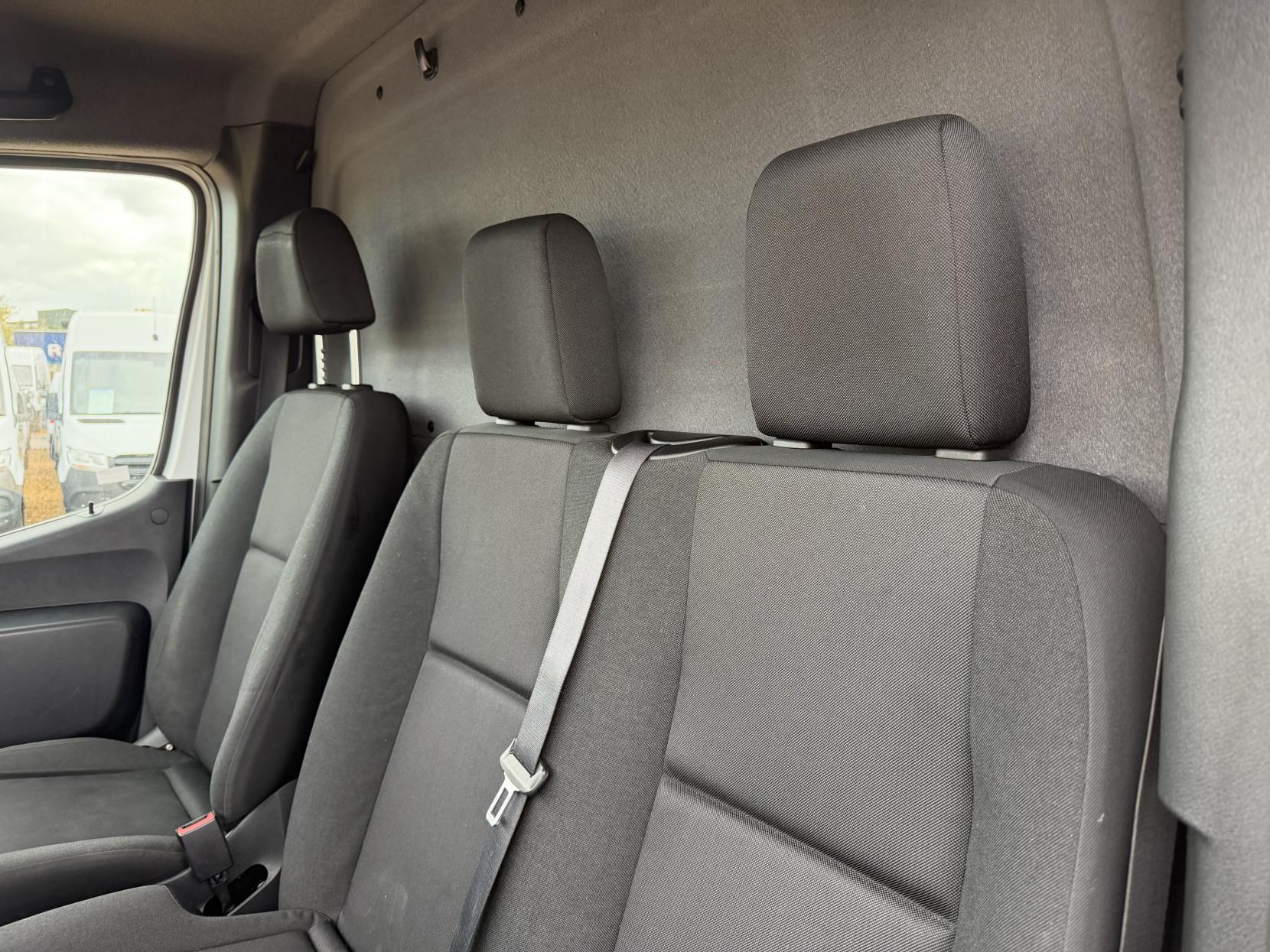 2020 Mercedes-Benz Sprinter 2.1 316 CDI Panel Van 5dr Diesel Manual RWD L2 H2 Euro 6 (163 ps) - Thumbnail 33