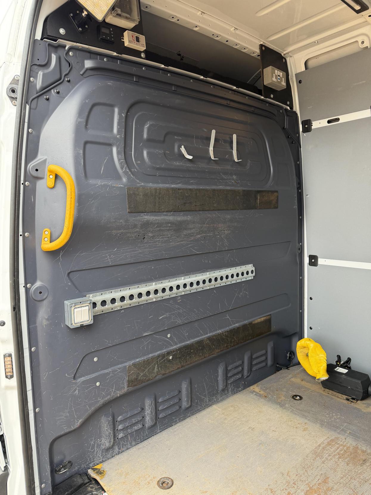 2020 Mercedes-Benz Sprinter 2.1 316 CDI Panel Van 5dr Diesel Manual RWD L2 H2 Euro 6 (163 ps) - Thumbnail 35