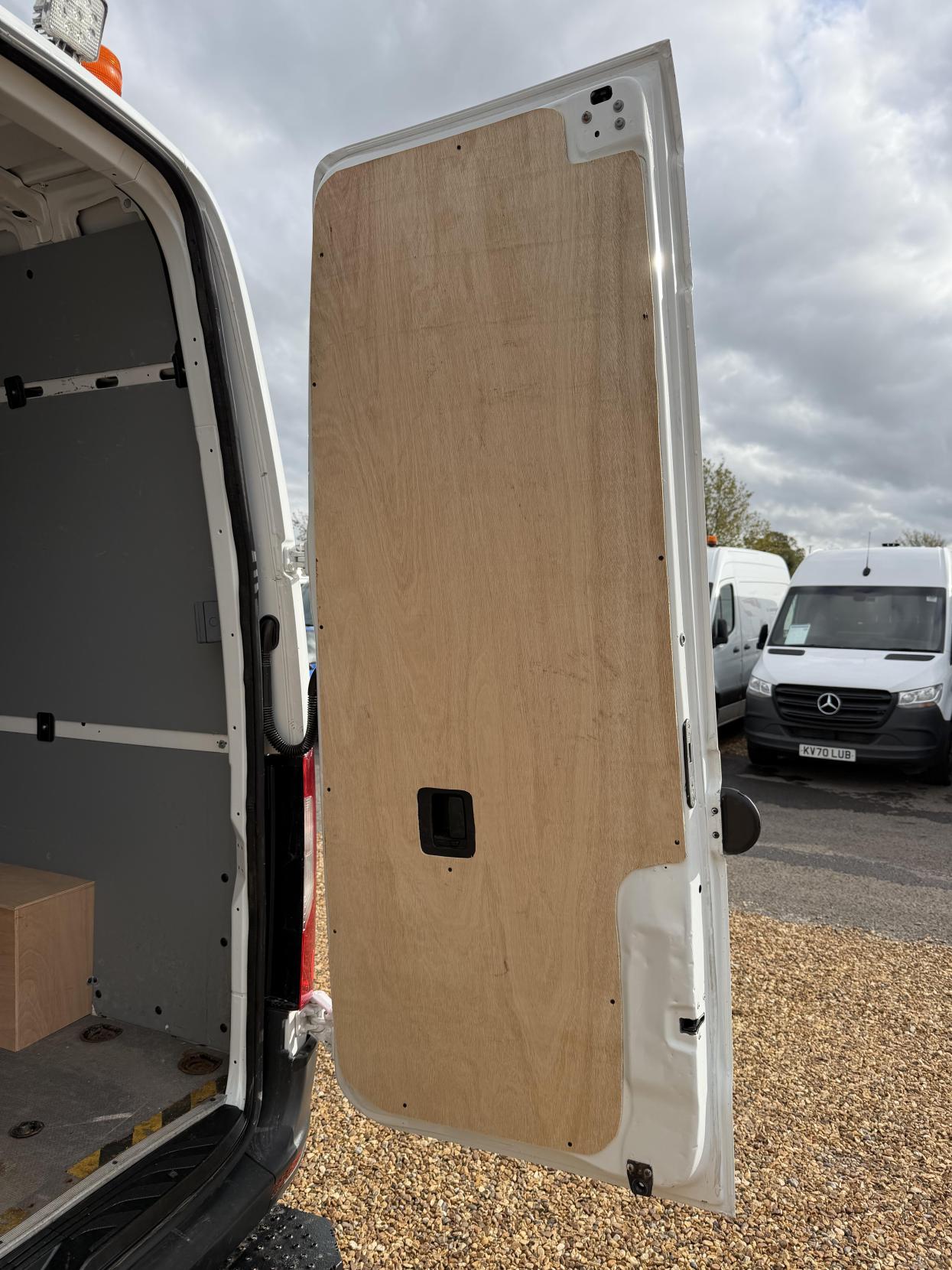 2020 Mercedes-Benz Sprinter 2.1 316 CDI Panel Van 5dr Diesel Manual RWD L2 H2 Euro 6 (163 ps) - Thumbnail 49
