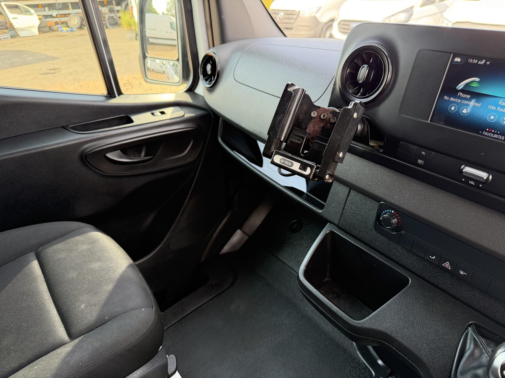 2019 Mercedes-Benz Sprinter 2.1 311 CDI Panel Van 5dr Diesel Manual RWD L3 H2 Euro 6 (114 ps) - Thumbnail 28