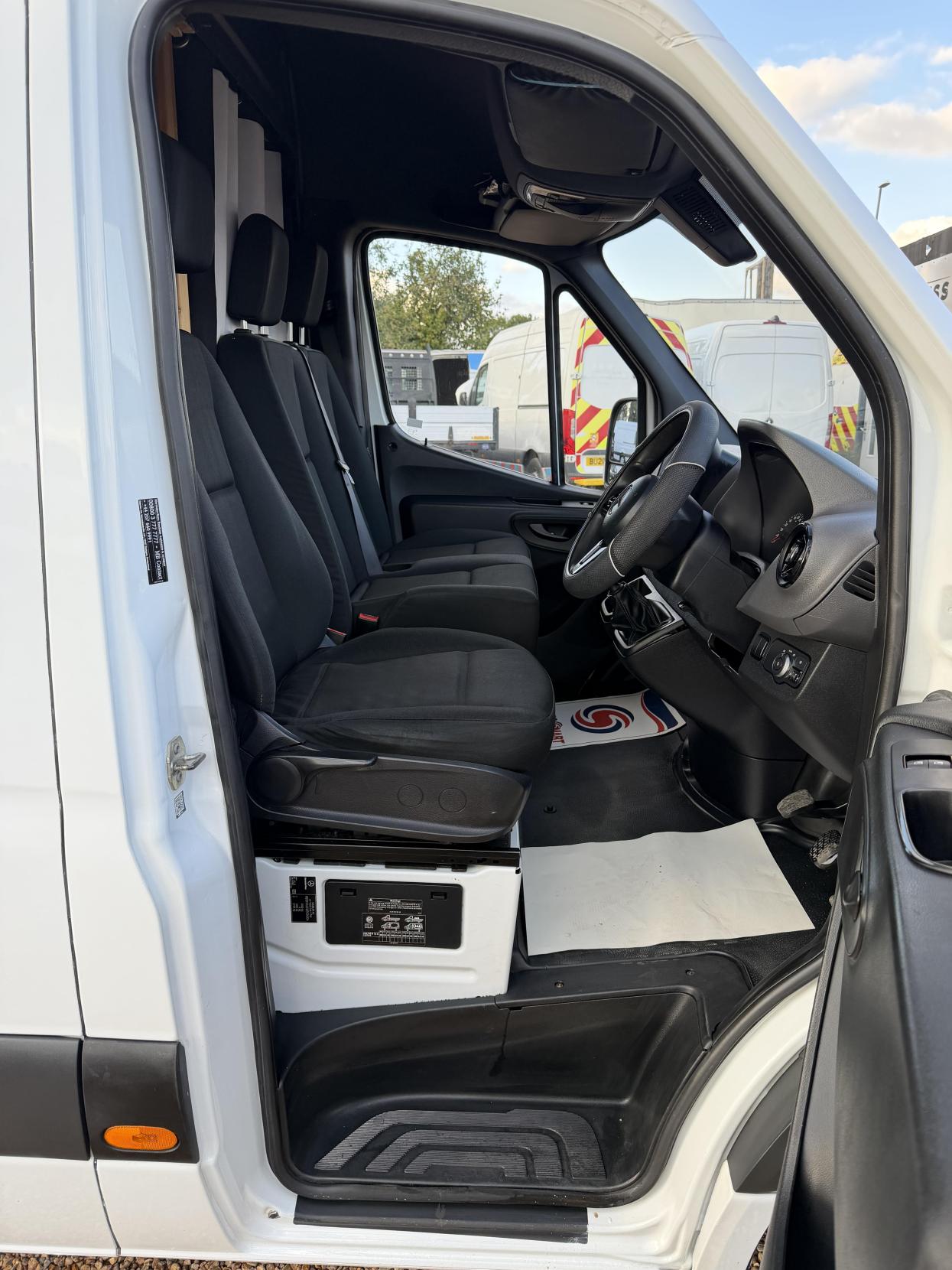 2018 Mercedes-Benz Sprinter 2.1 314 CDI Panel Van 5dr Diesel Manual FWD L2 H2 Euro 6 (143 ps) - Thumbnail 15