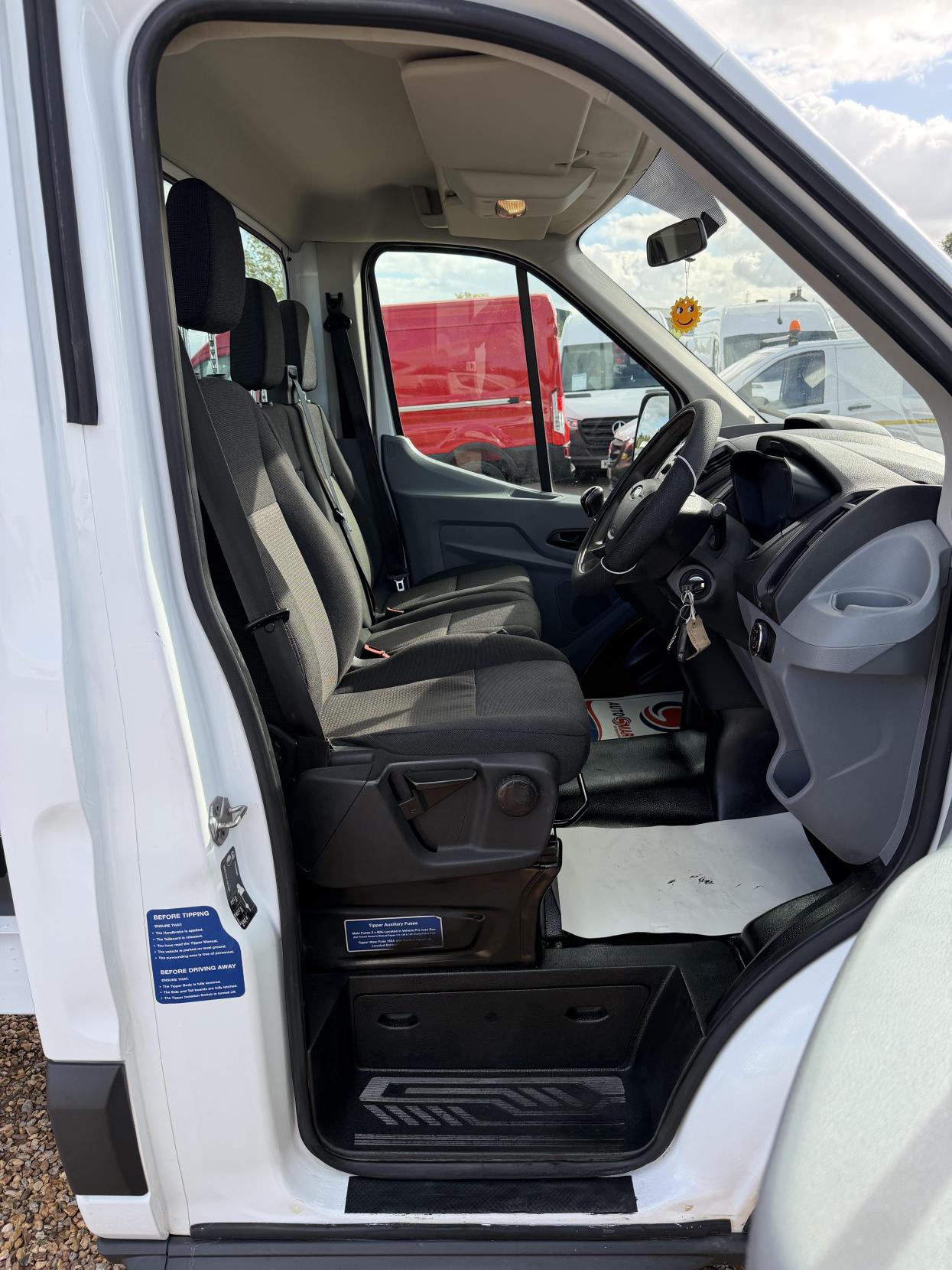 2016 Ford Transit 2.2 TDCi 350 1-Way Tipper 2dr Diesel Manual RWD L2 Euro 5 (1-Stop, DRW) (125 ps) - Thumbnail 14