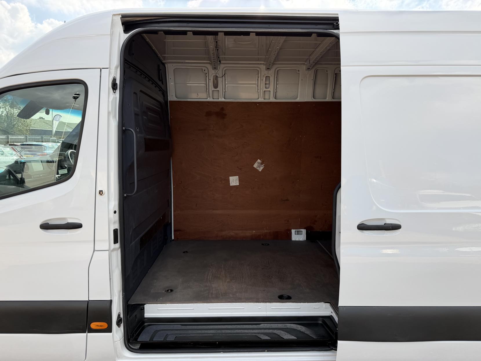 2019 Mercedes-Benz Sprinter 2.1 311 CDI Panel Van 5dr Diesel Manual RWD L3 H2 Euro 6 (114 ps) - Thumbnail 32