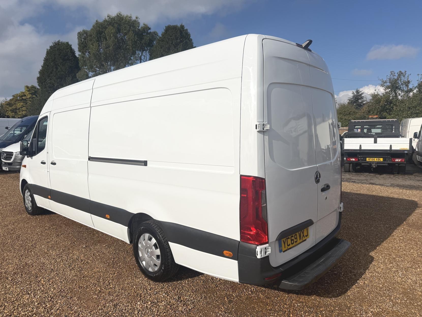 2019 Mercedes-Benz Sprinter 2.1 311 CDI Panel Van 5dr Diesel Manual RWD L3 H2 Euro 6 (114 ps) - Thumbnail 9