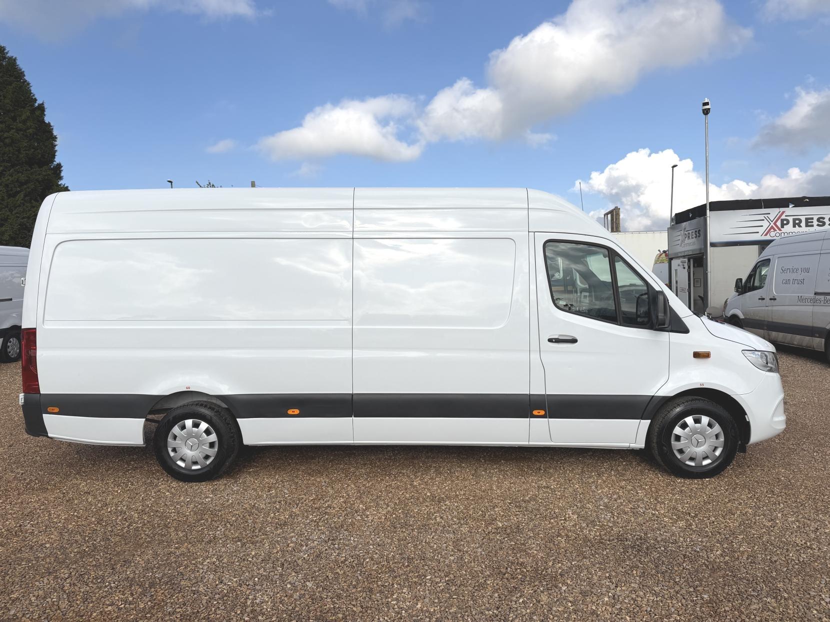 2019 Mercedes-Benz Sprinter 2.1 311 CDI Panel Van 5dr Diesel Manual RWD L3 H2 Euro 6 (114 ps) - Thumbnail 12